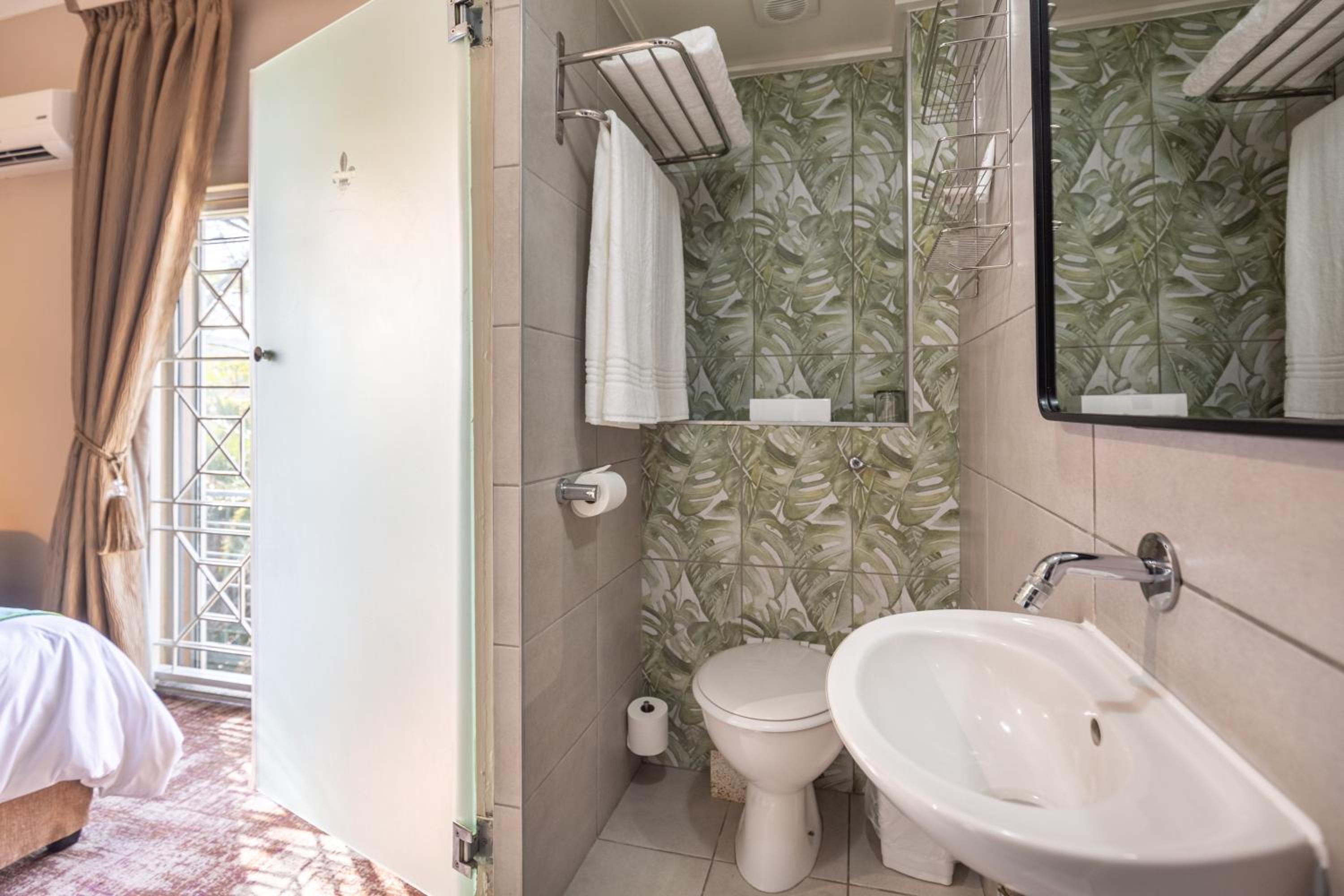 Superior Double or Twin Room - Photo 3