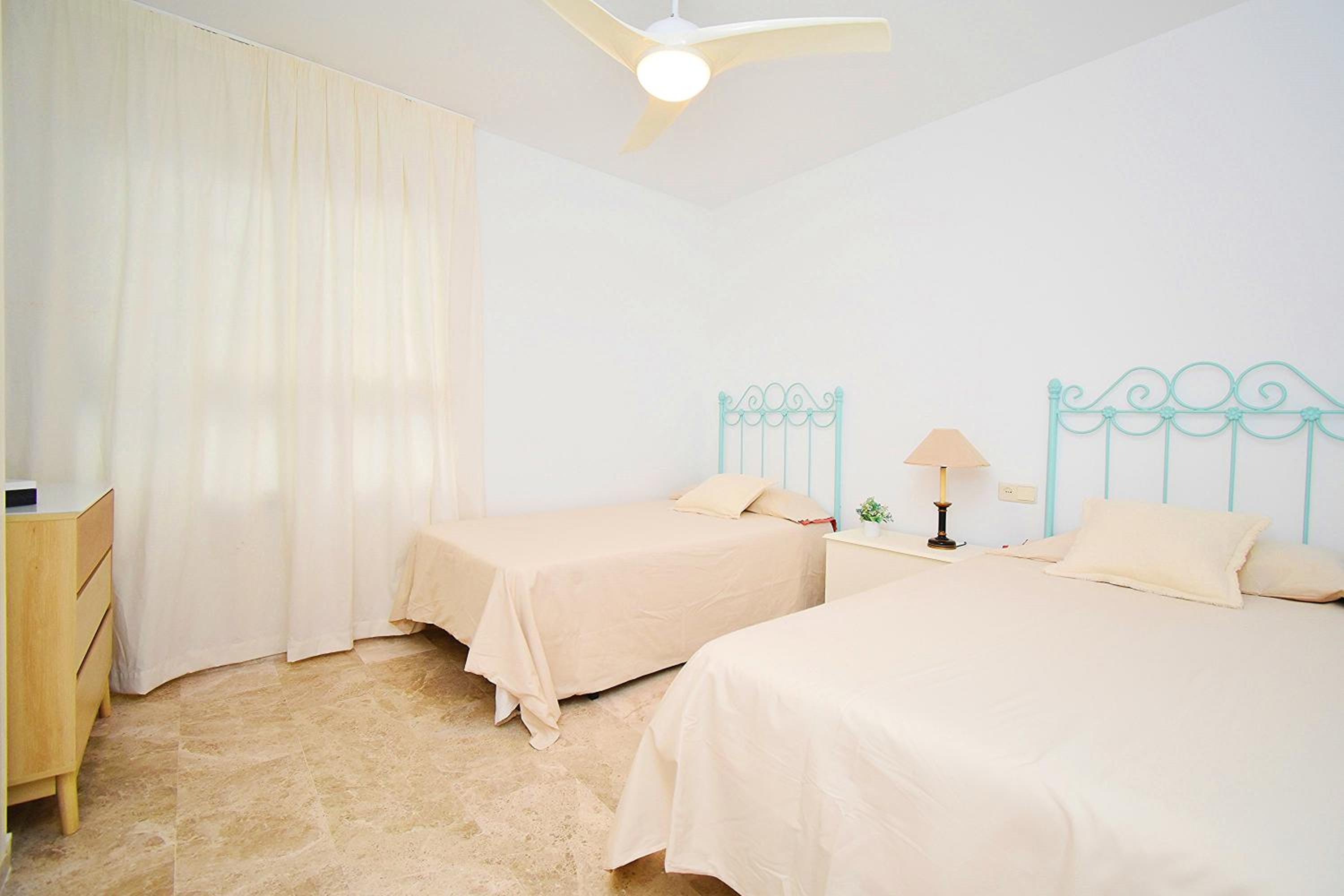 Apartamento de dos habitaciones con vista al puerto