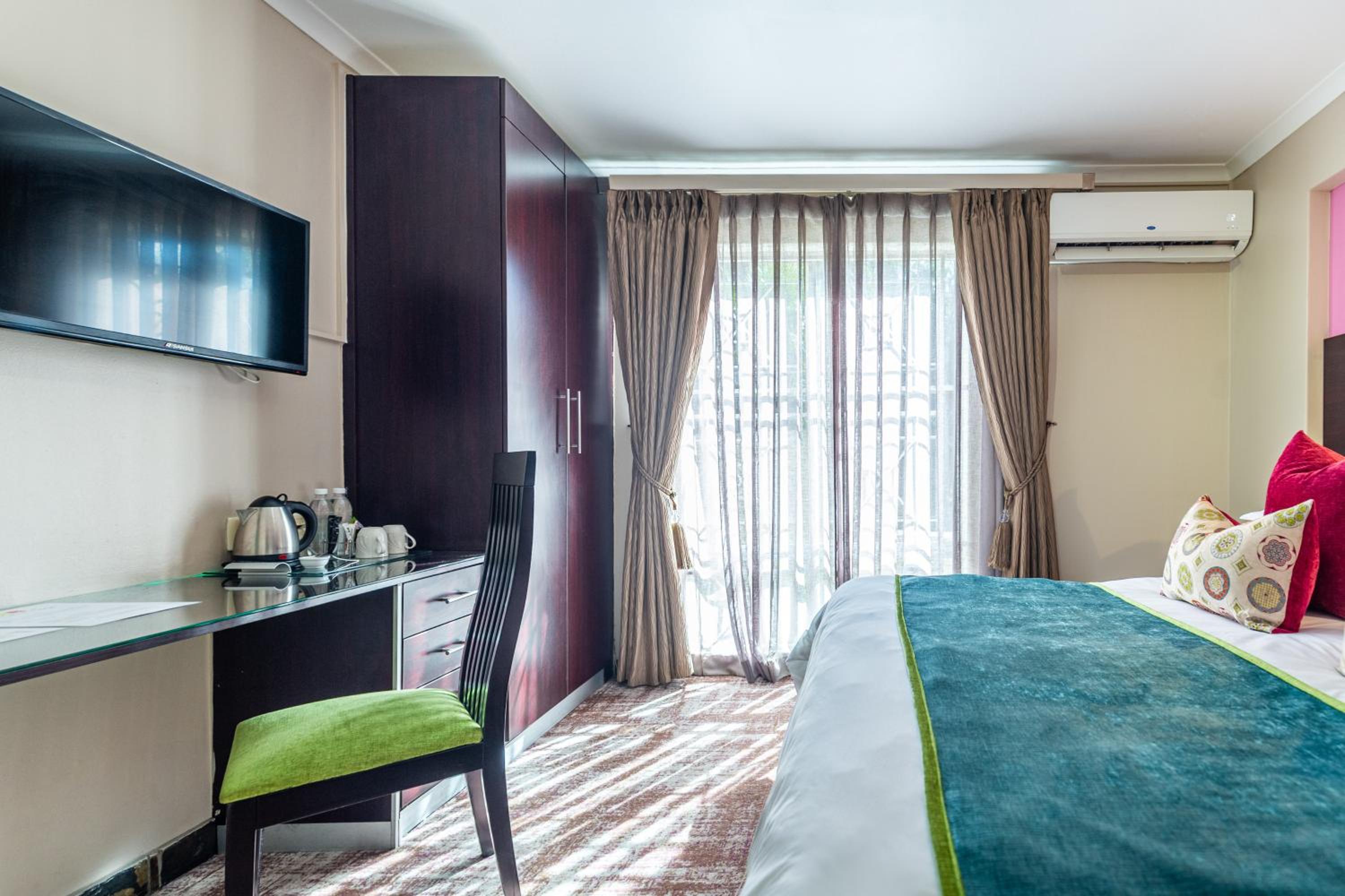 Superior Double or Twin Room - Photo 4