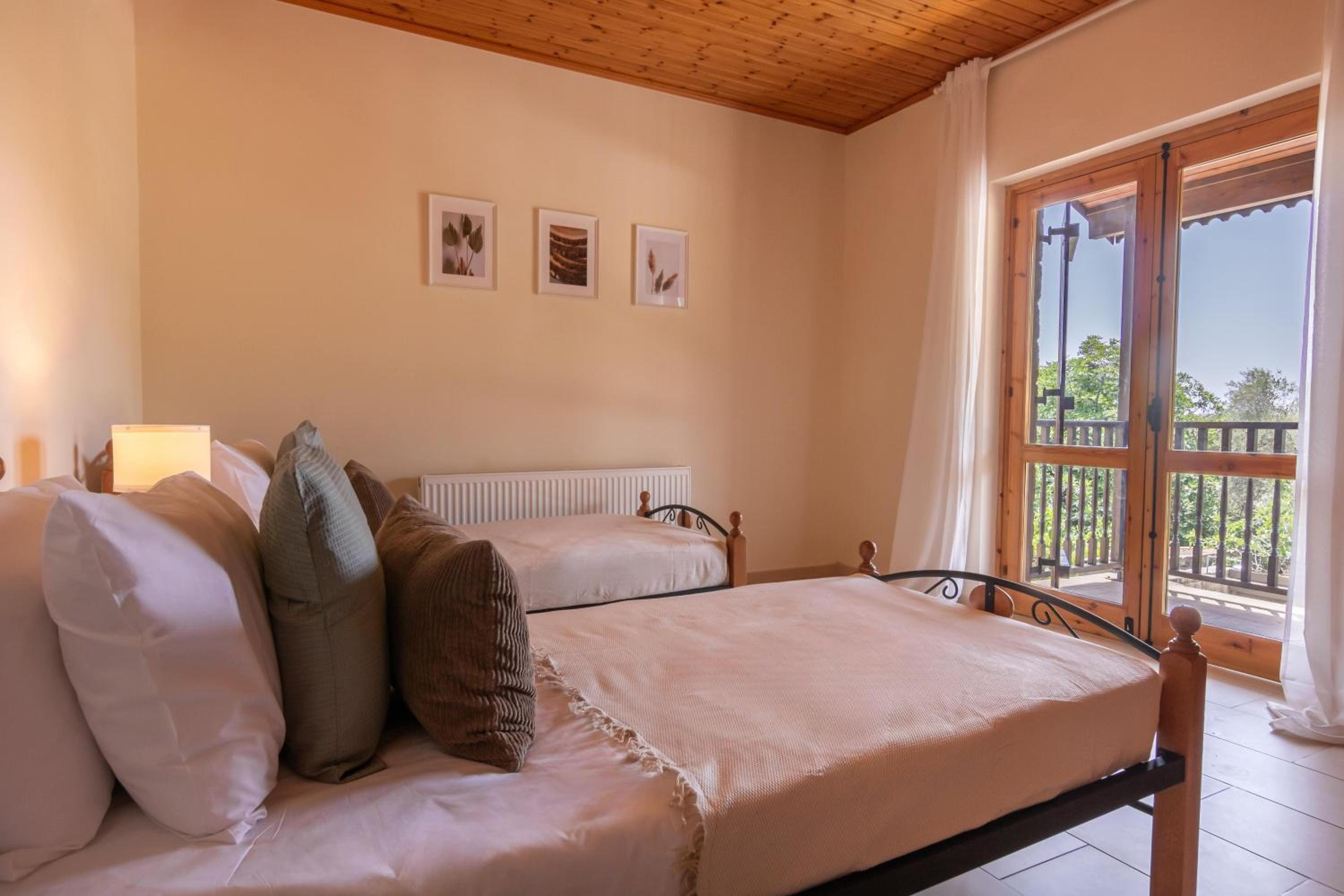 Deluxe Villa photo 2