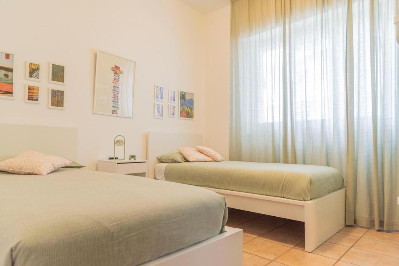 Two-Bedroom Apartment with Balcony and Garden View photo 2