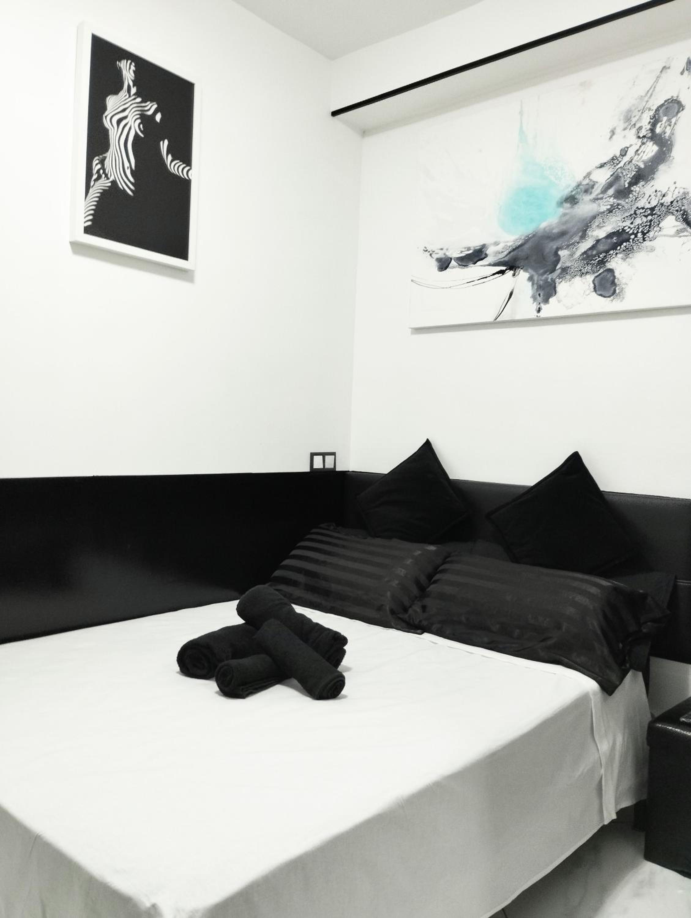 Double Room With Private Bathroom photo 2