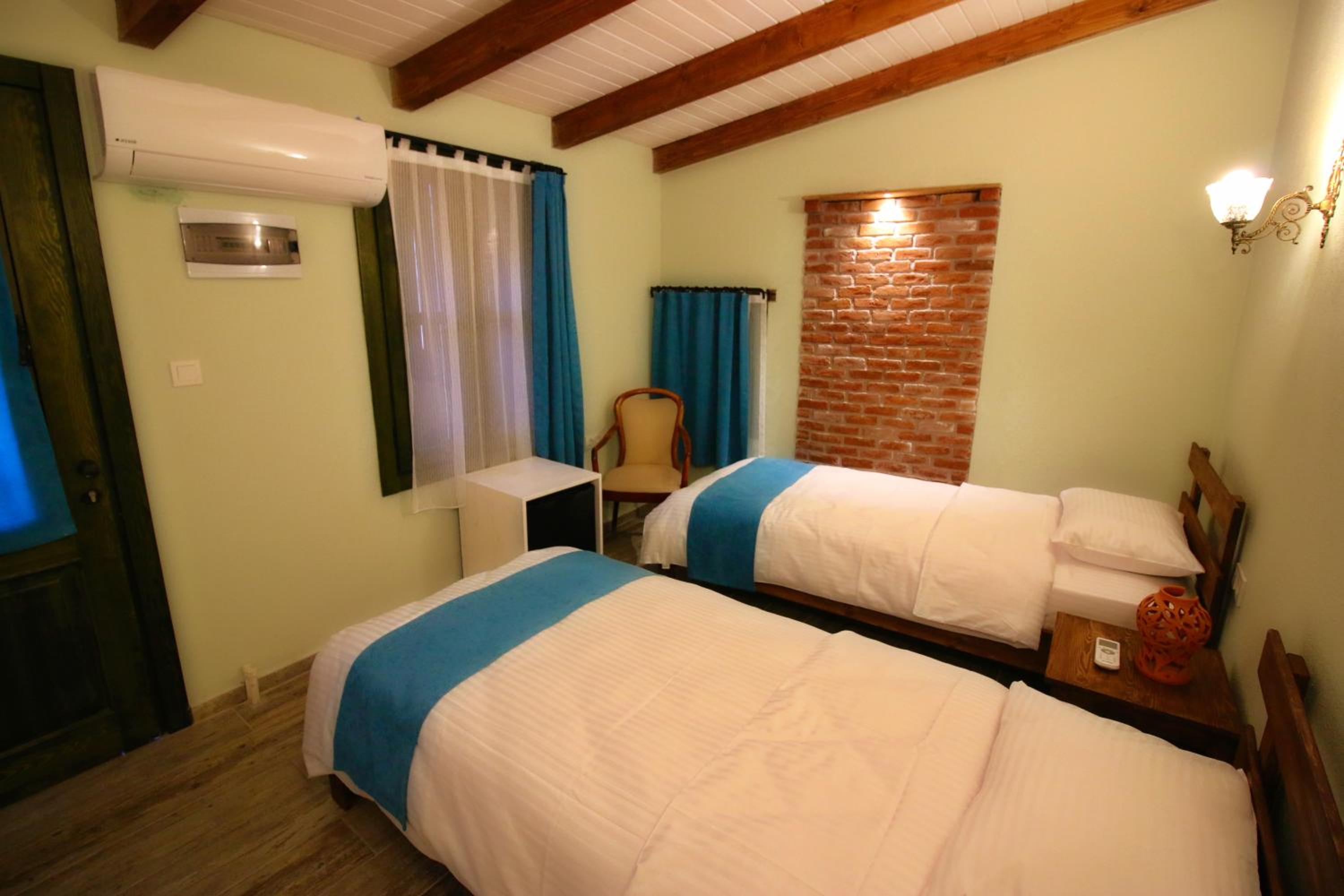 Deluxe Double Or Twin Room photo 2