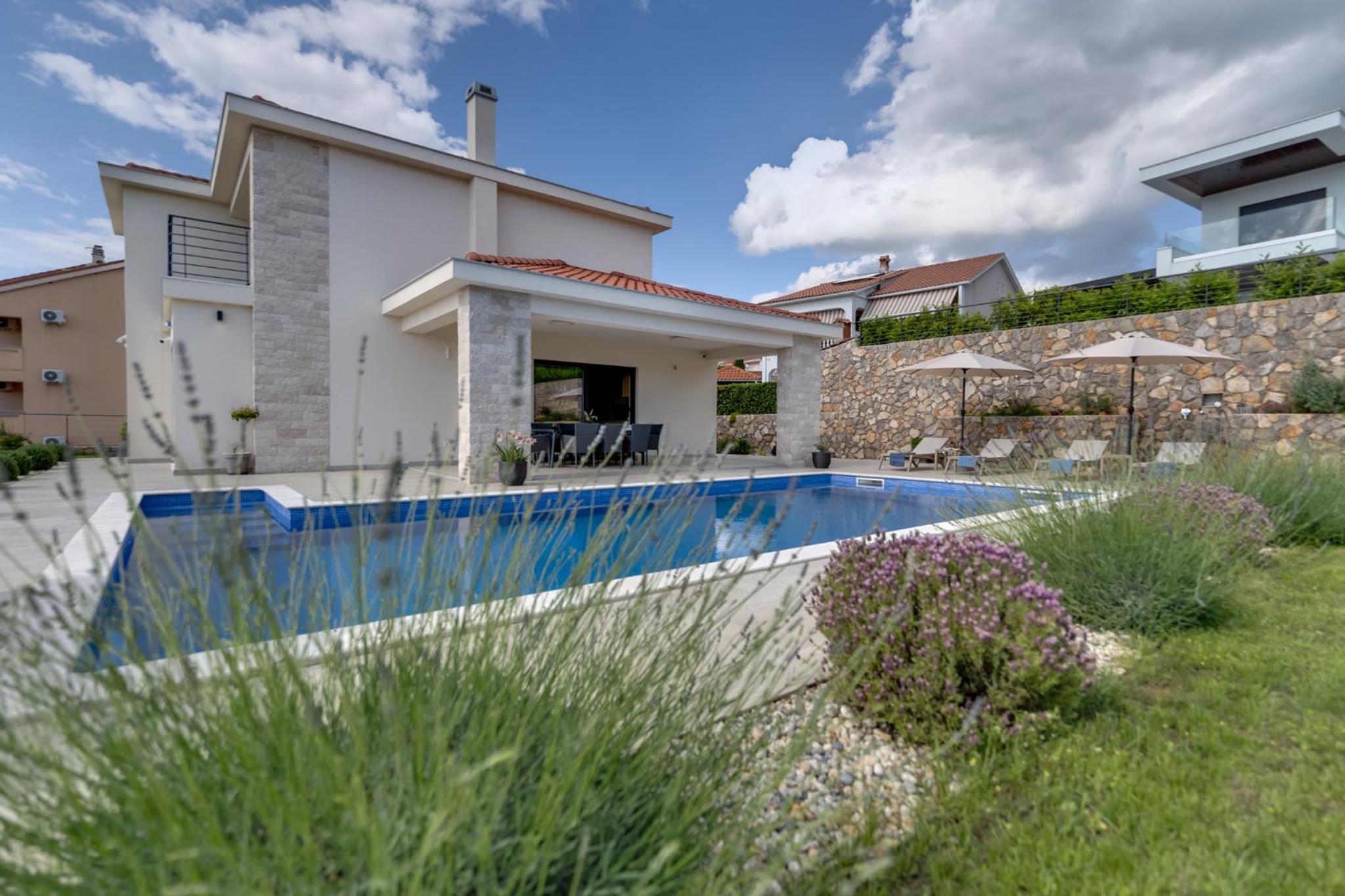 Villa photo 2