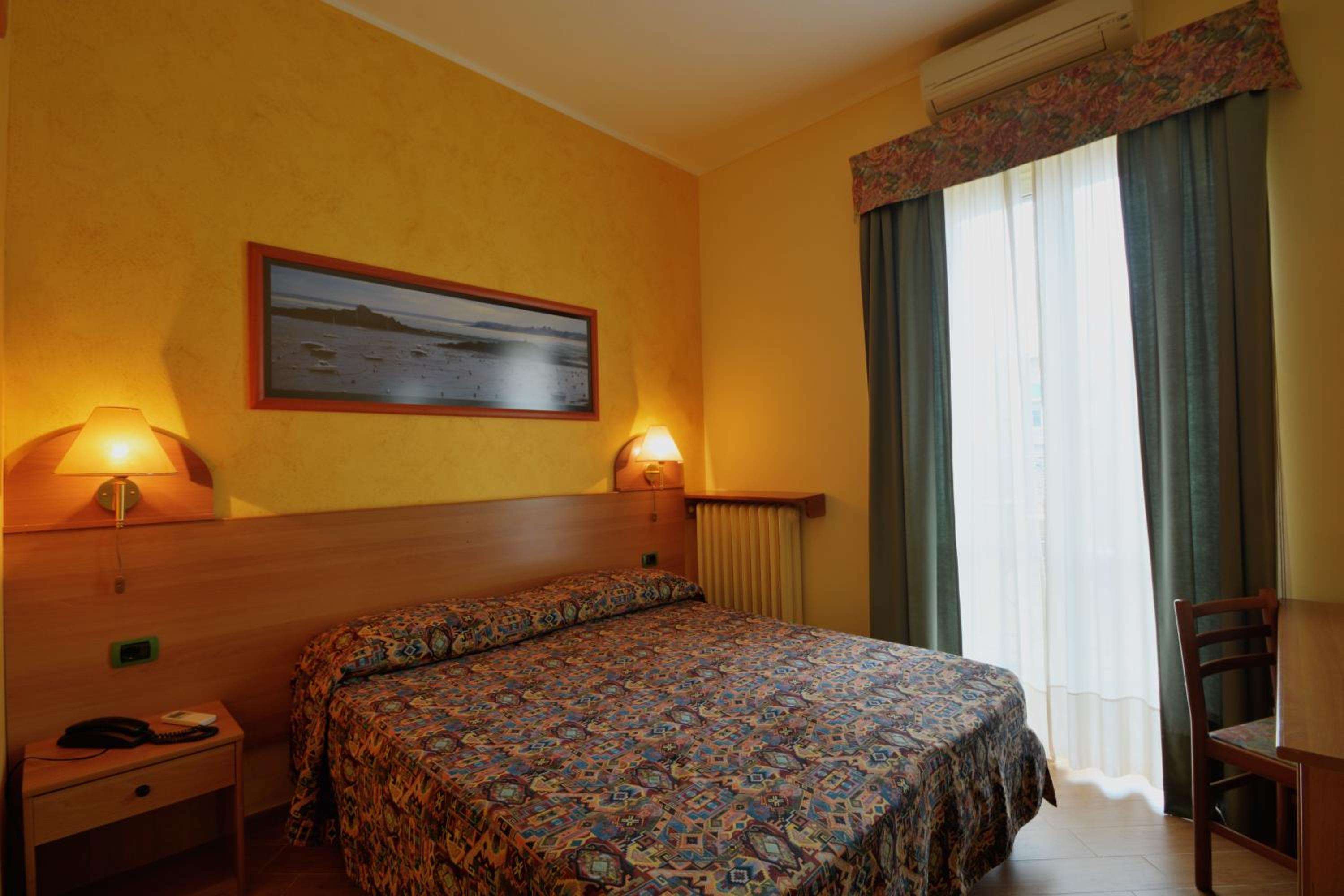 Double Room - Photo 3
