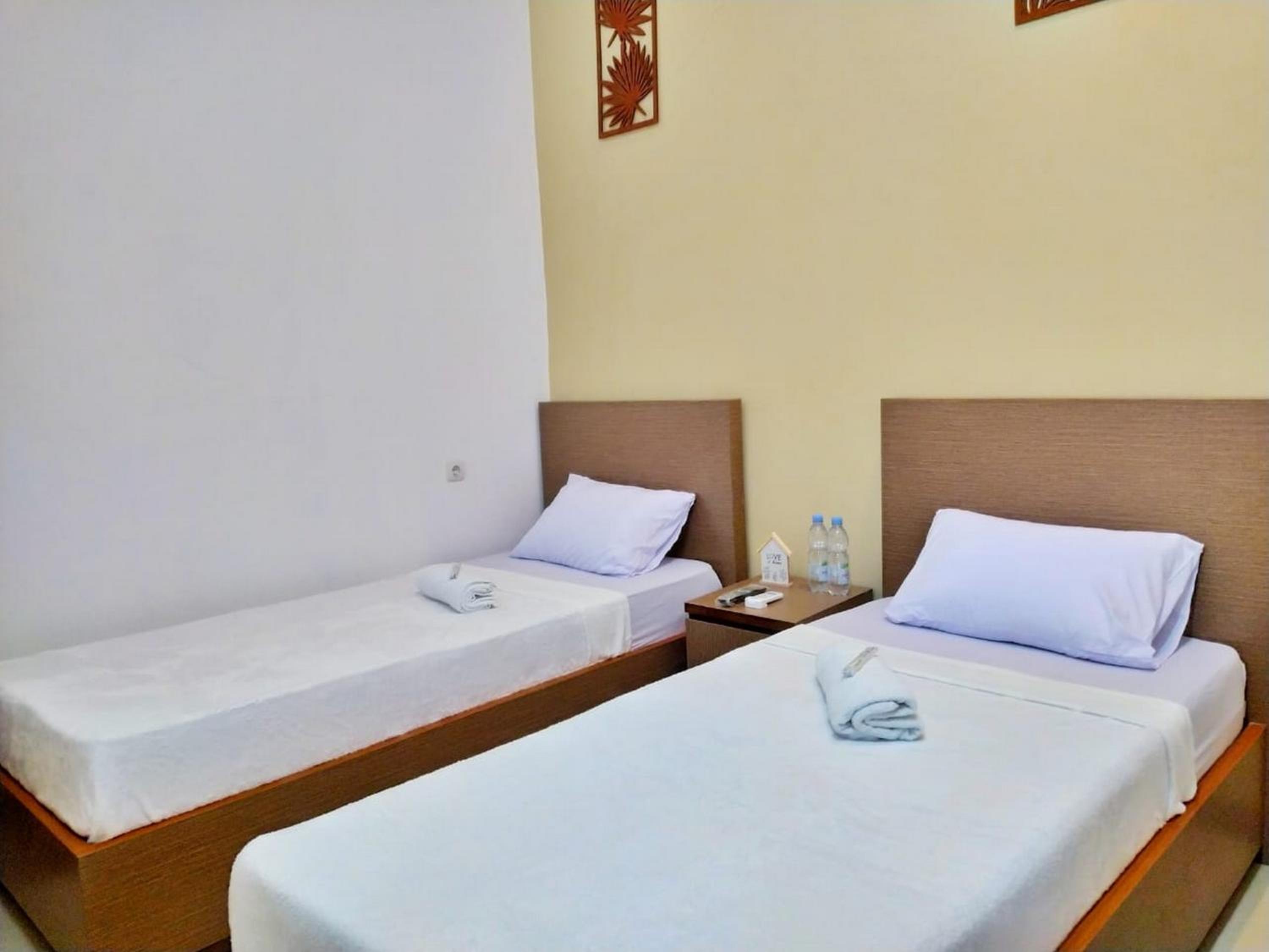 Standard Twin Room - Photo 6