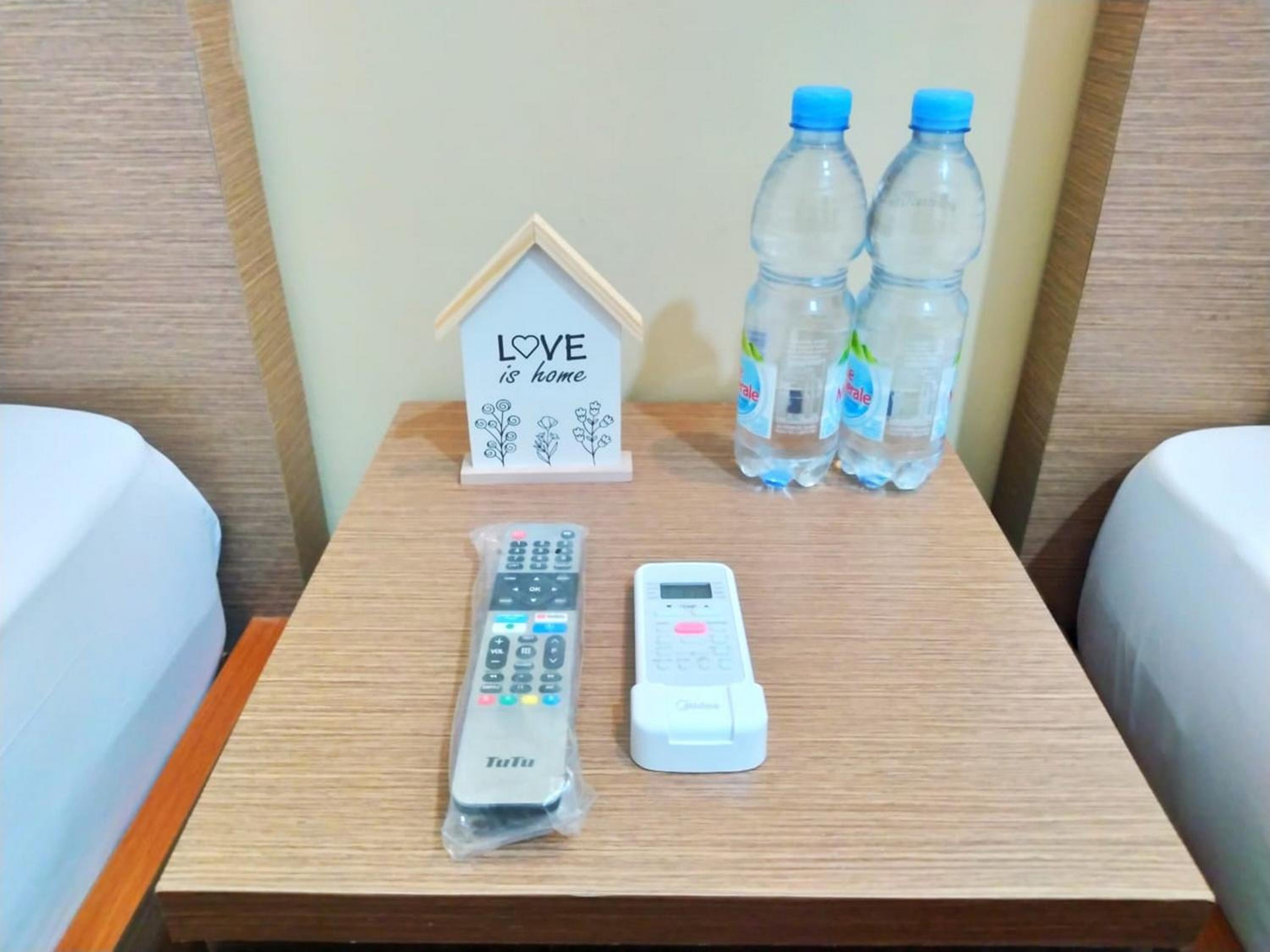 Standard Twin Room - Photo 5