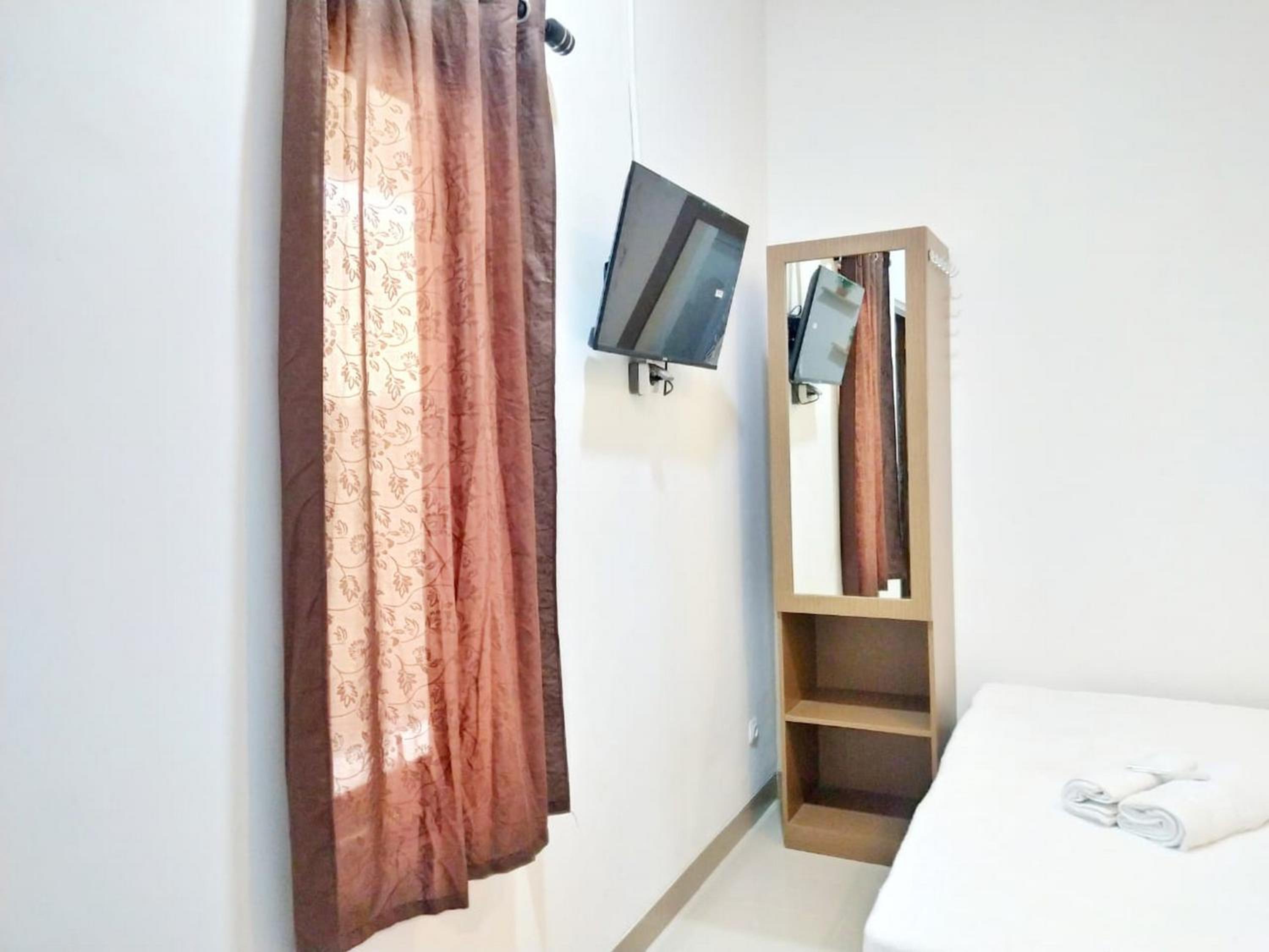 Standard Twin Room - Photo 3