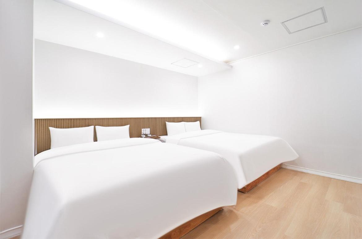 Deluxe Double Room With Two Double Beds