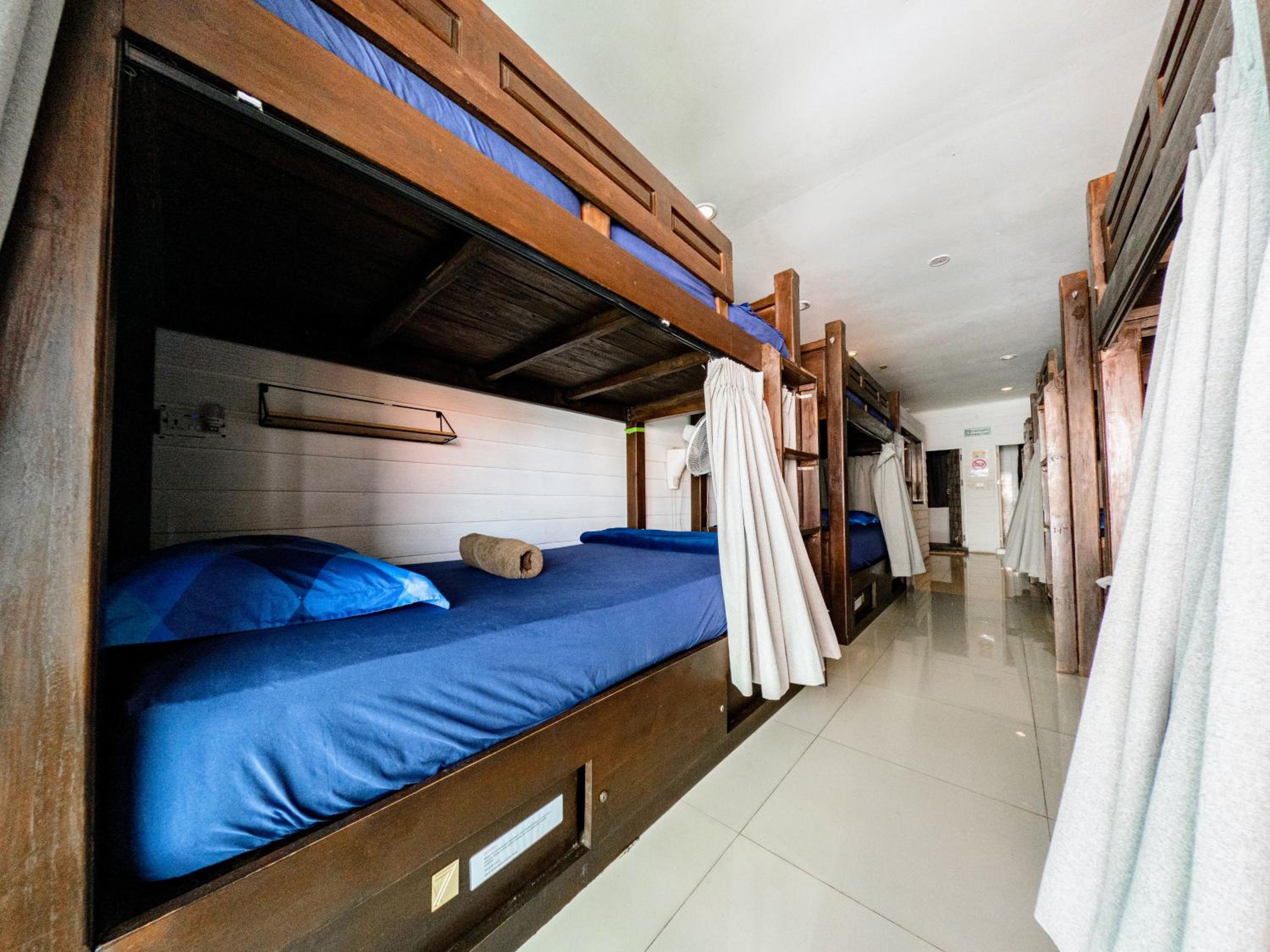 Bed in 10-Bed Mixed Dormitory Room photo 2
