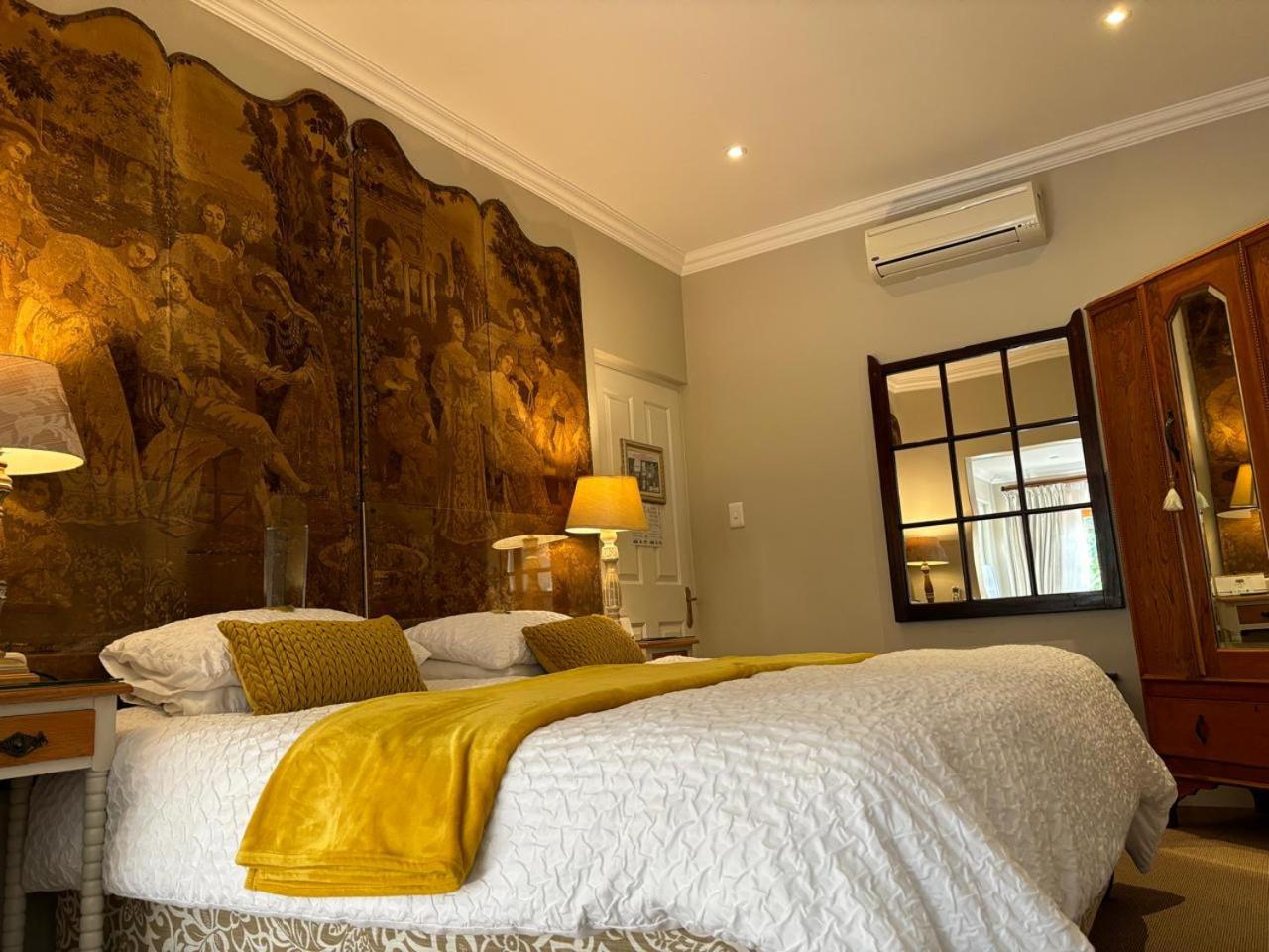 Standard Family Room - Photo 3