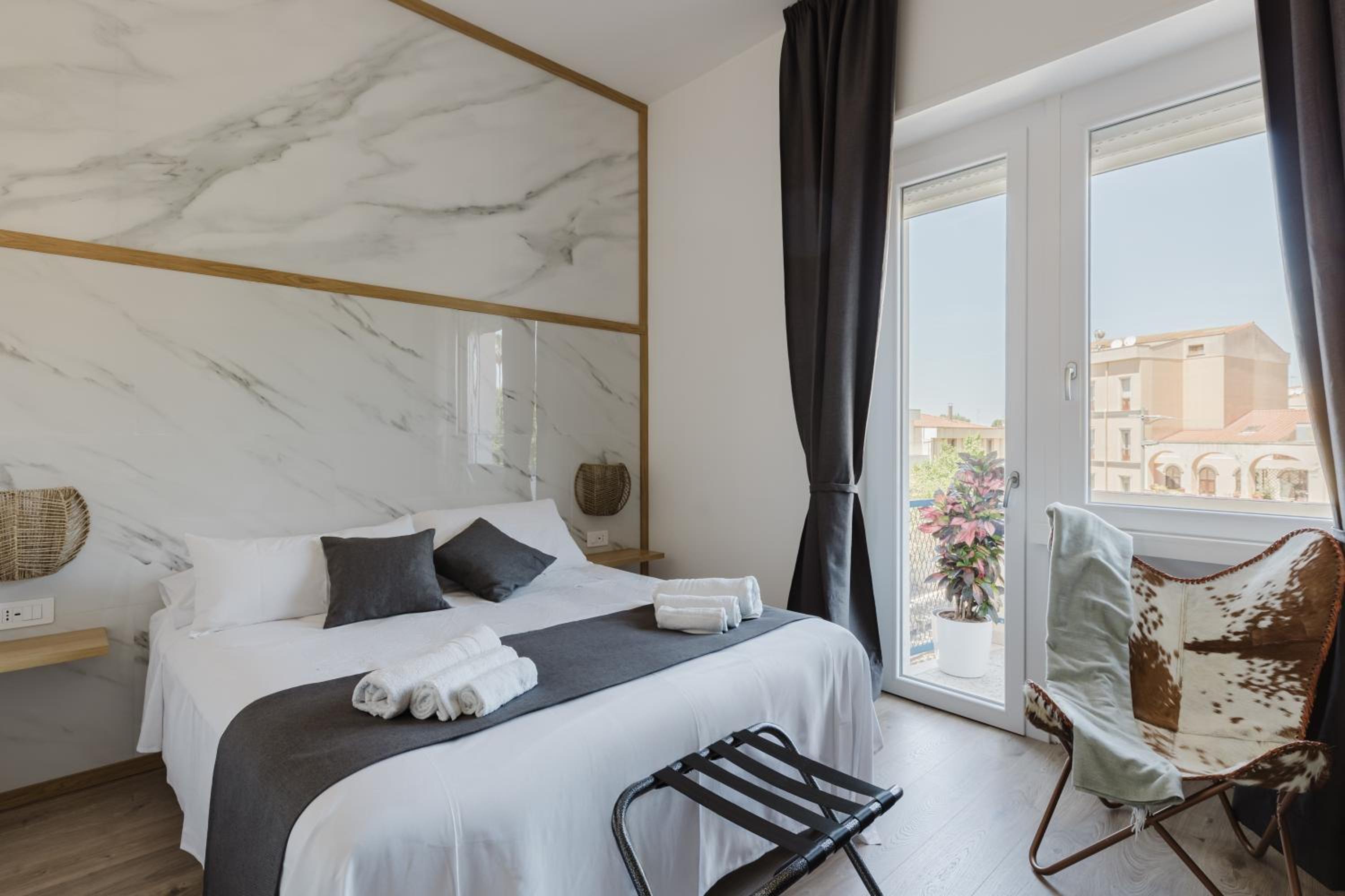 Deluxe Double Room with Balcony photo 1