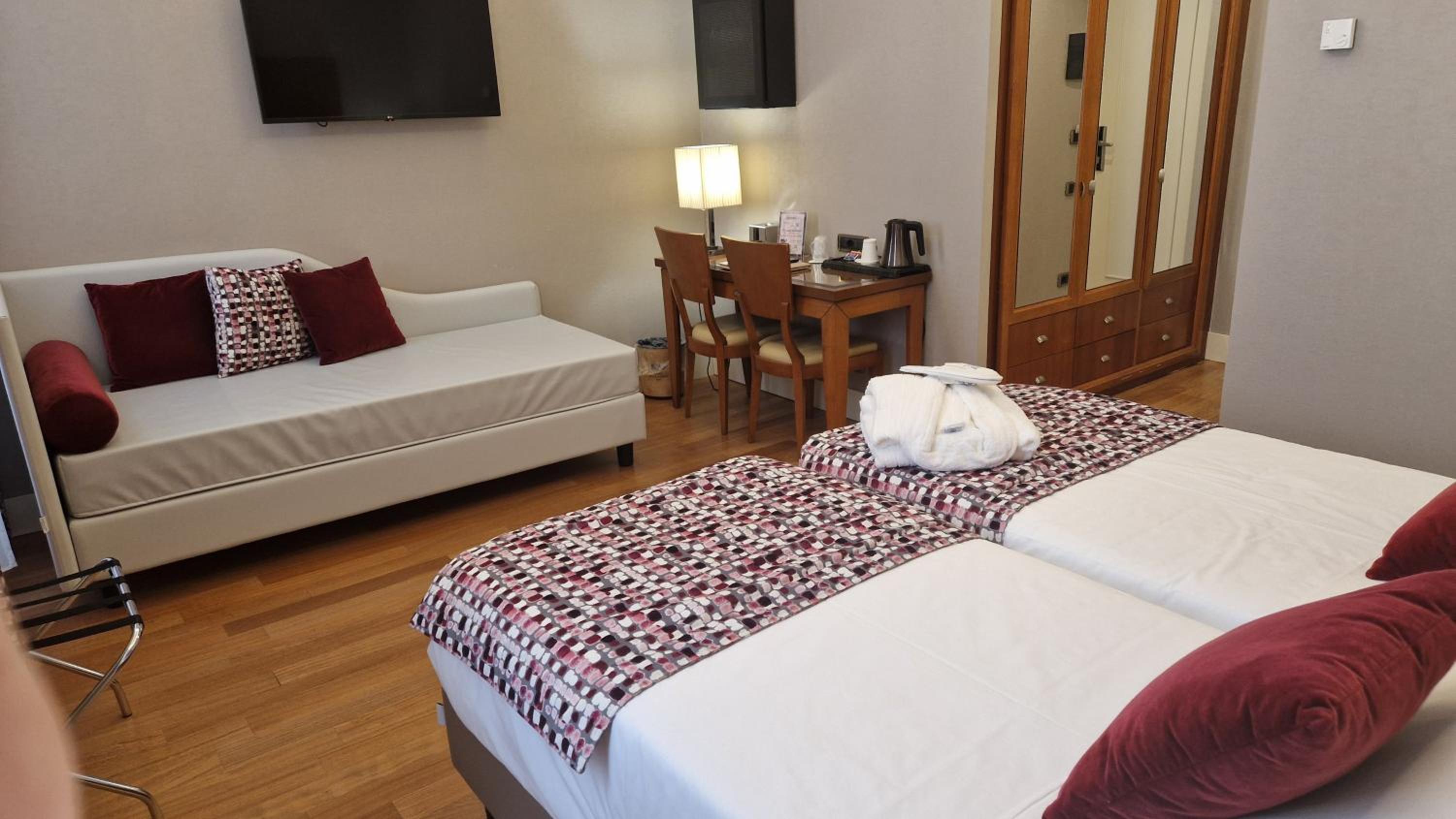 Triple Room