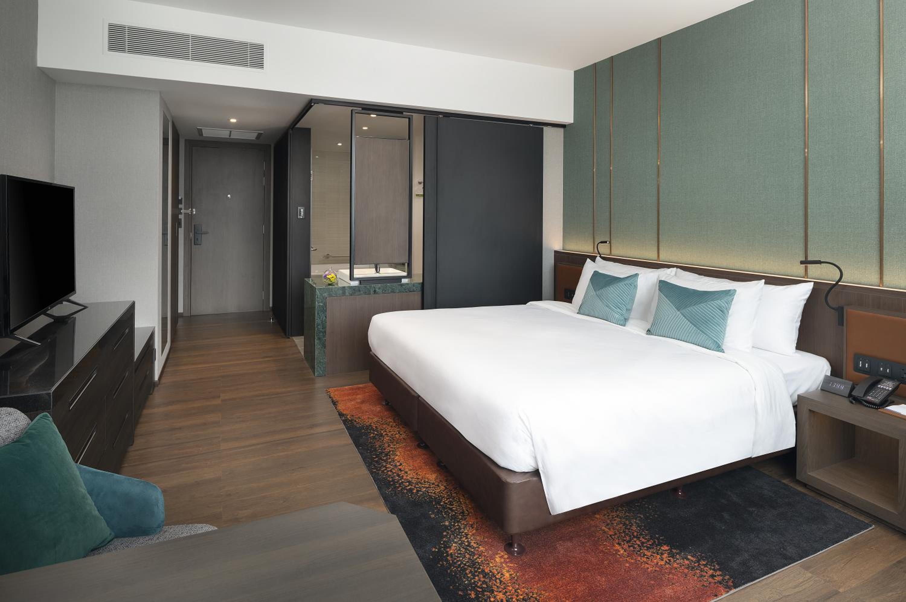 Standard King Room - Photo 4