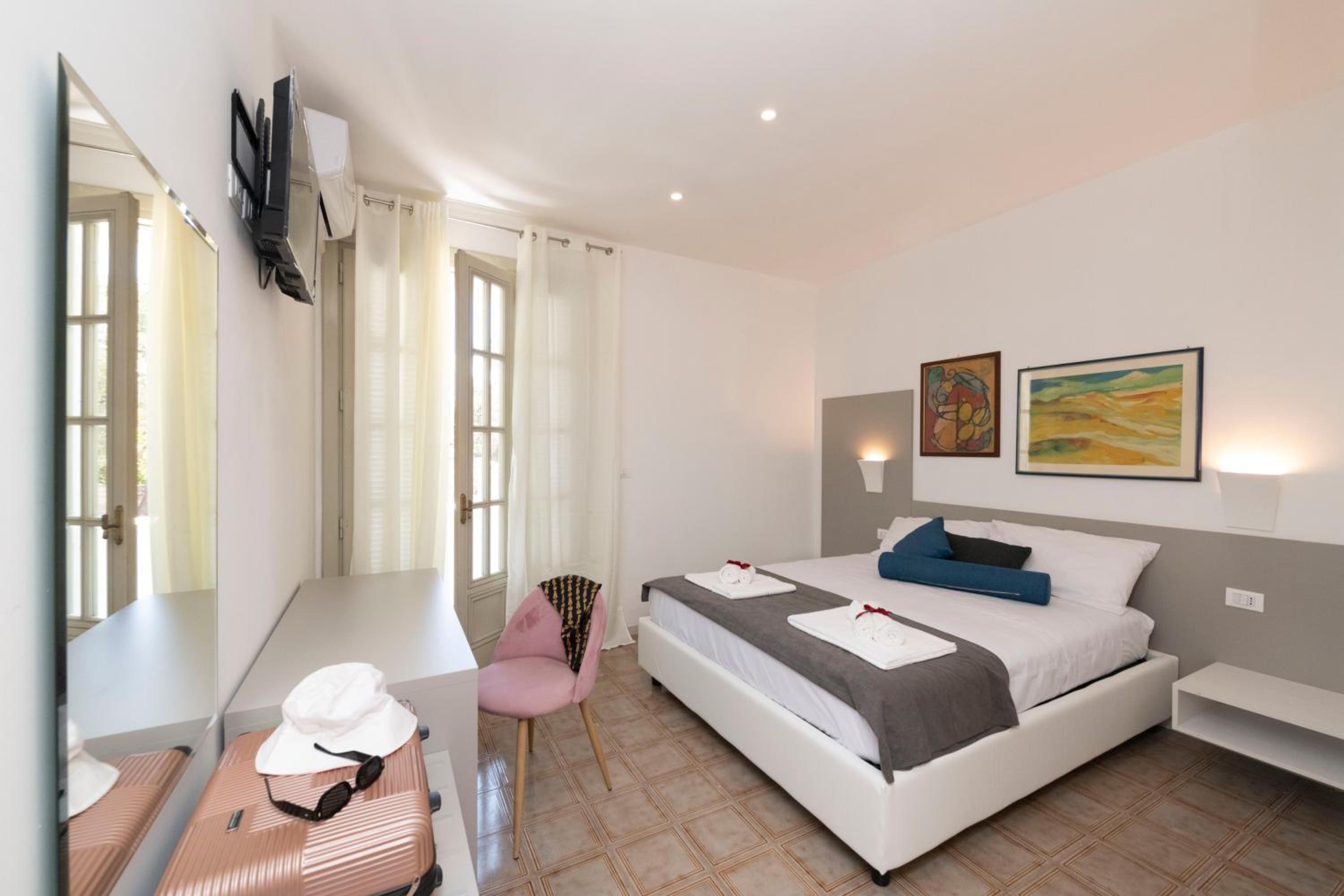 Double Room with Private Bathroom photo 1