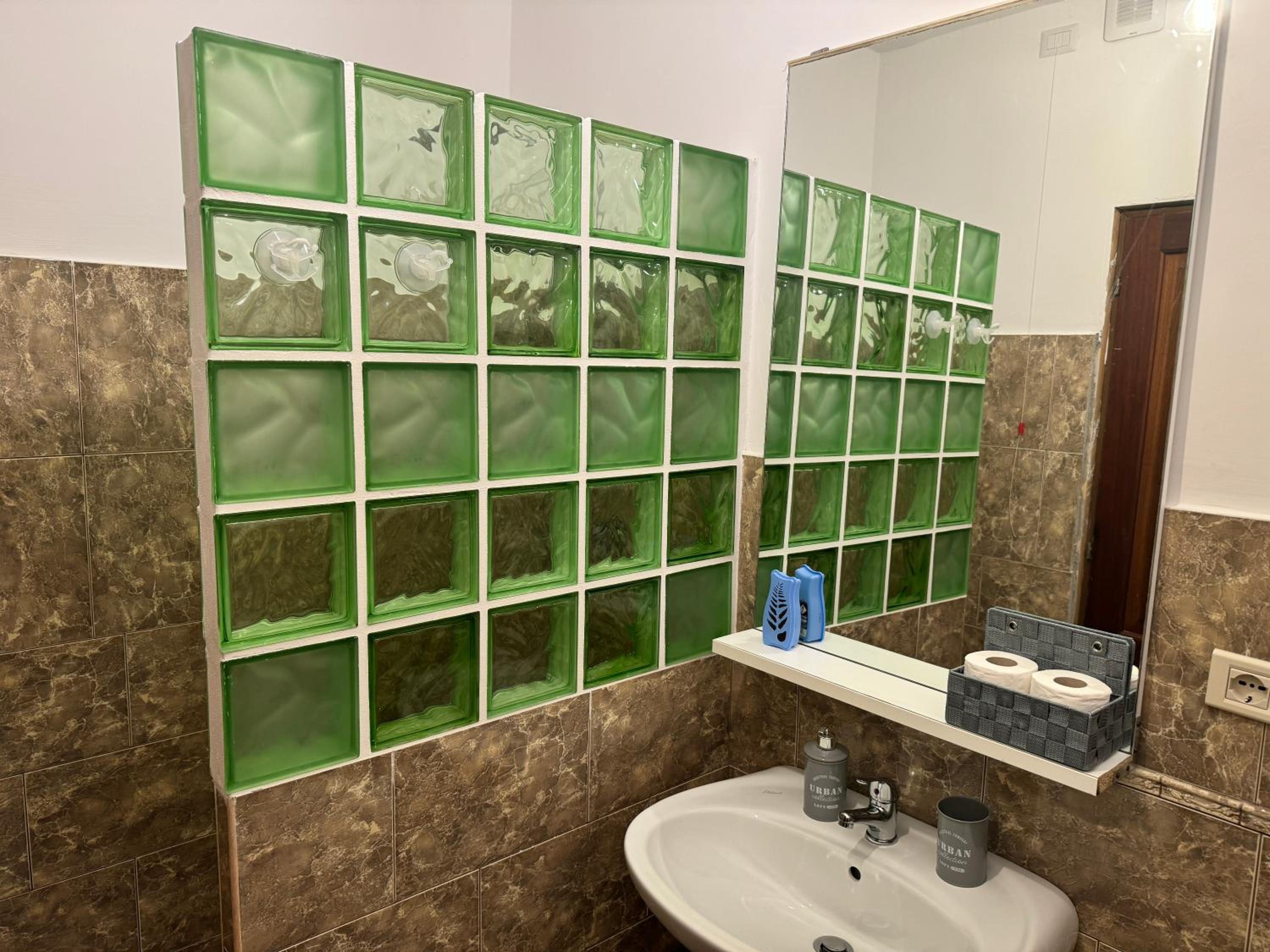 Double Room with Private Bathroom photo 2