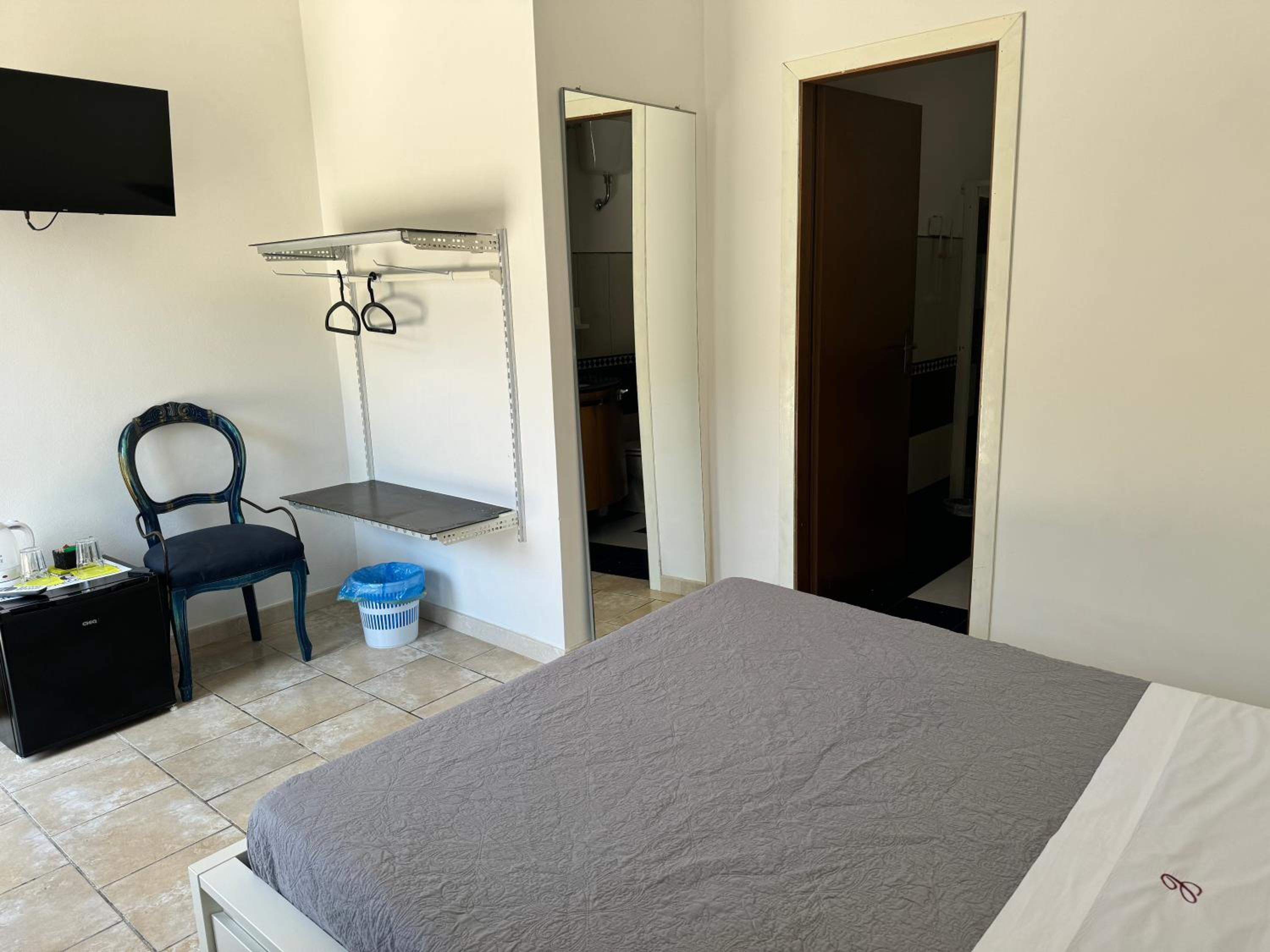 Double Room with Private Bathroom photo 3