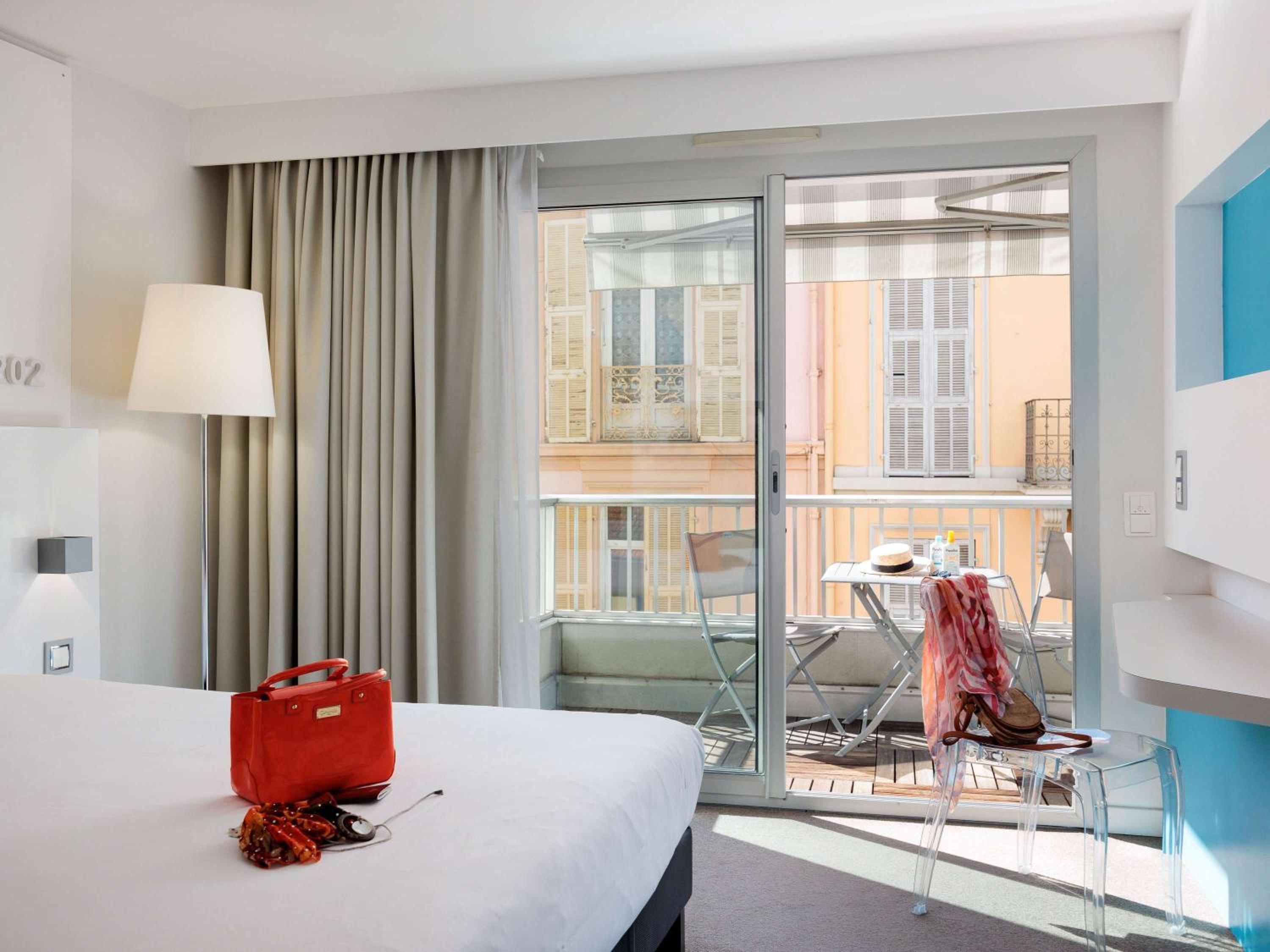 Standard Twin Room with Balcony - Photo 26