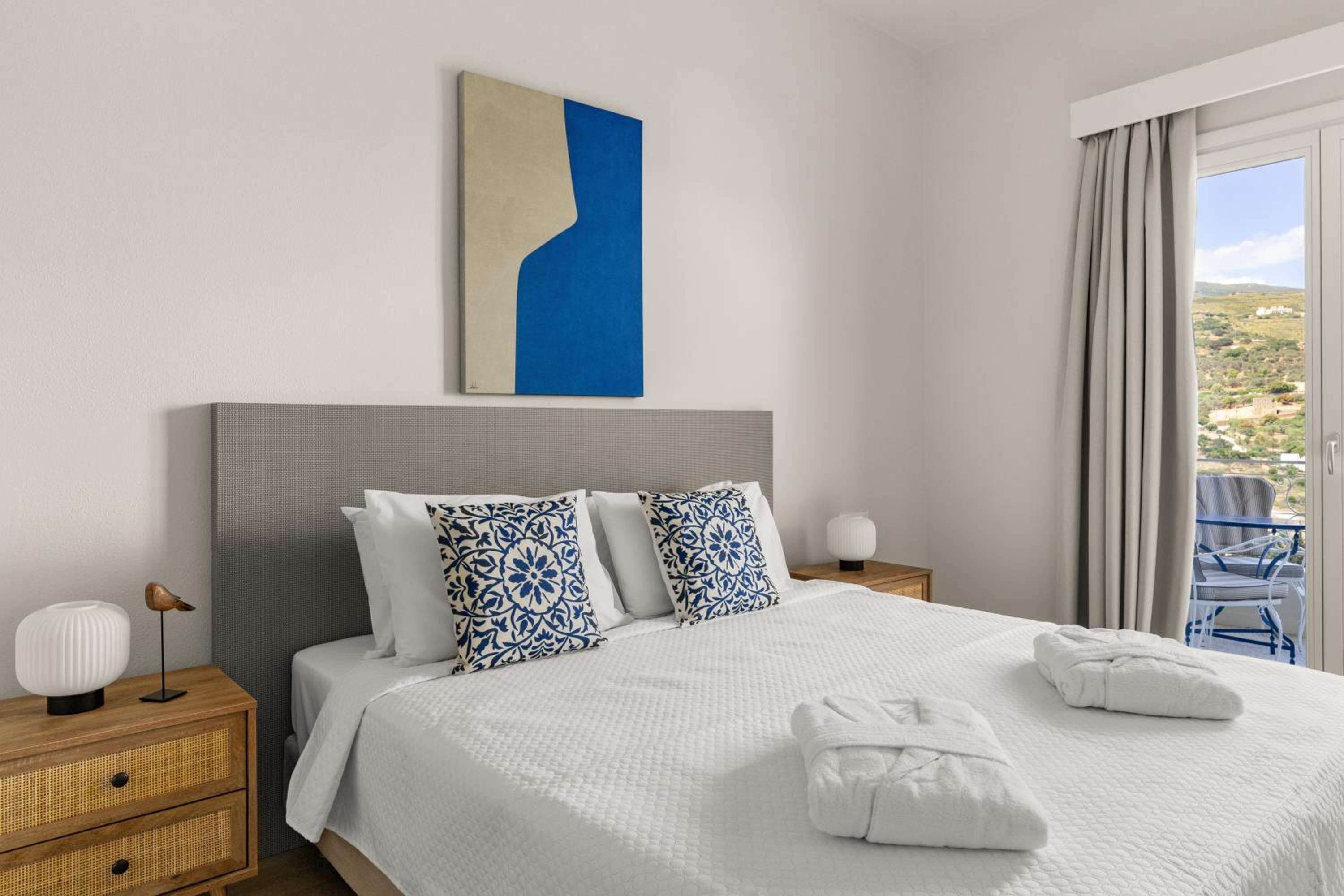 Superior Triple Room with Sea View - Photo 3