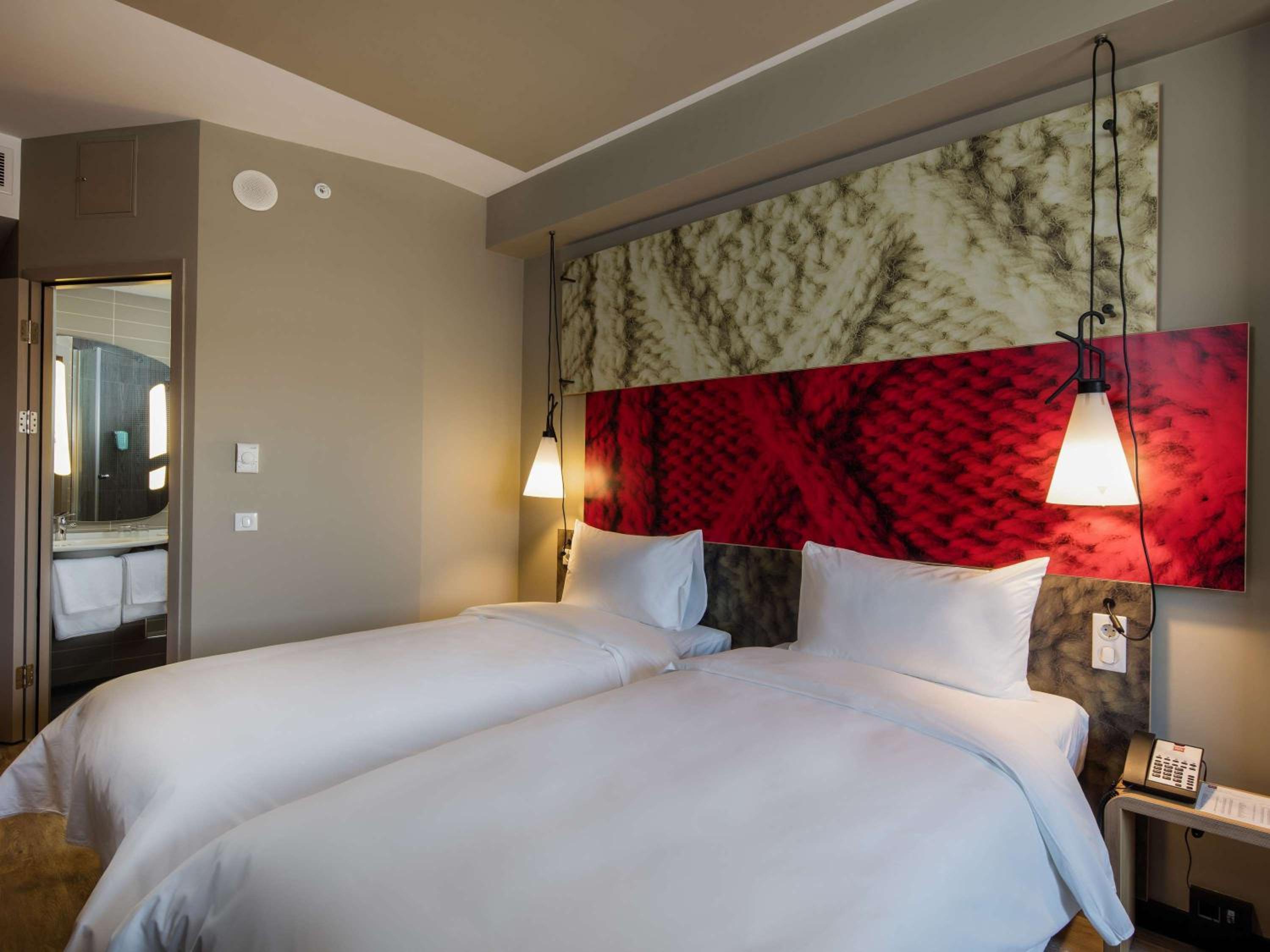 Standard Room With 2 Single Beds photo 3