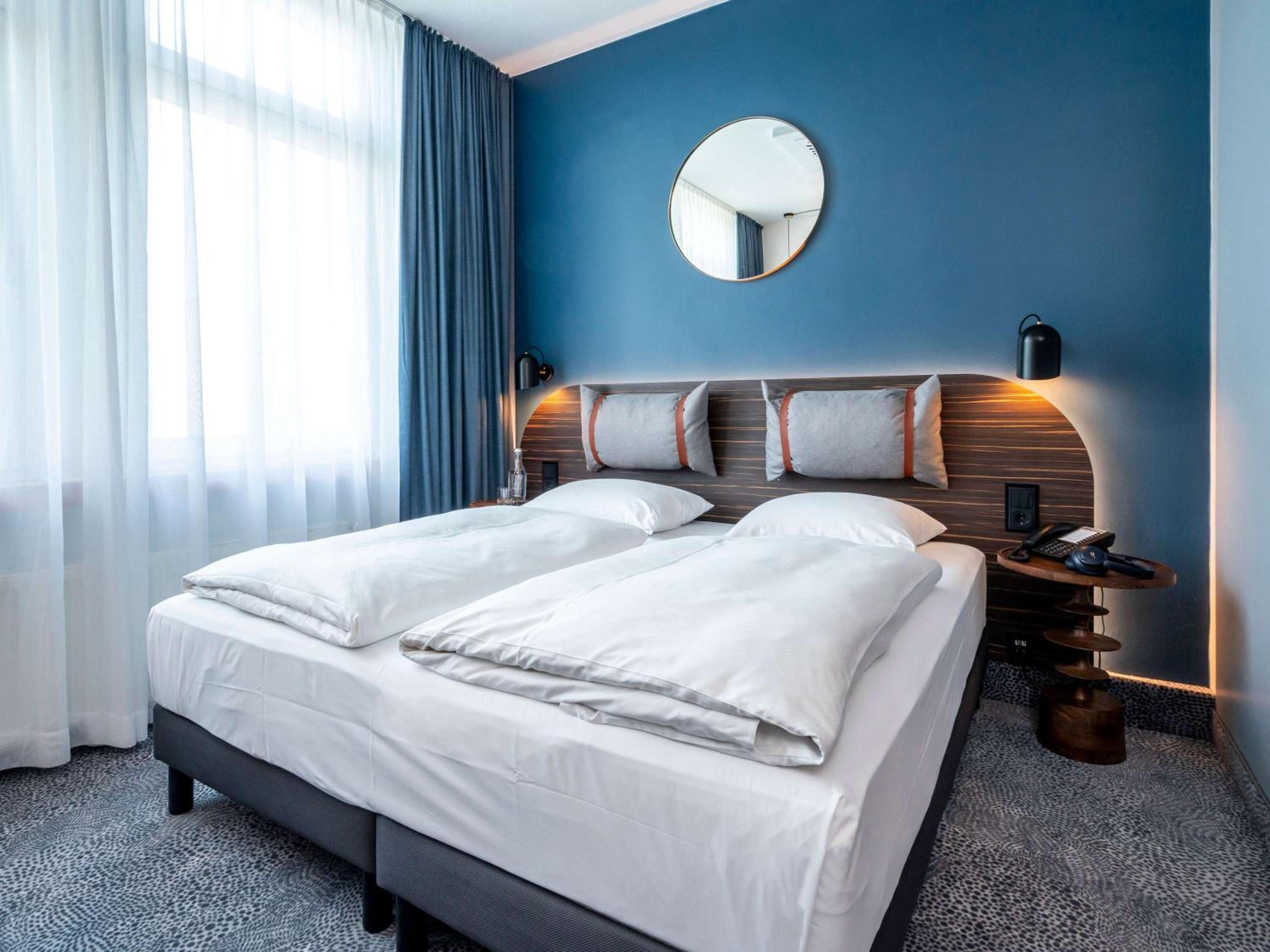 Standard Double Room - Photo 9