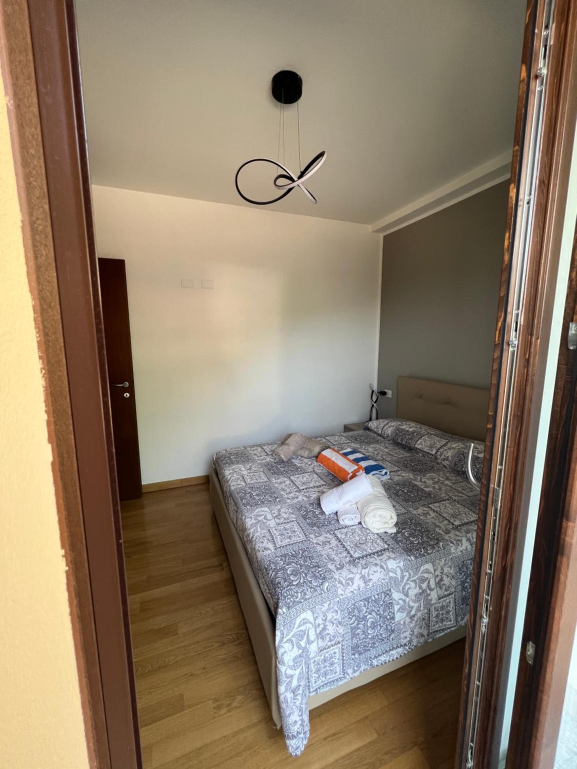 One-Bedroom Apartment with Lake View photo 1
