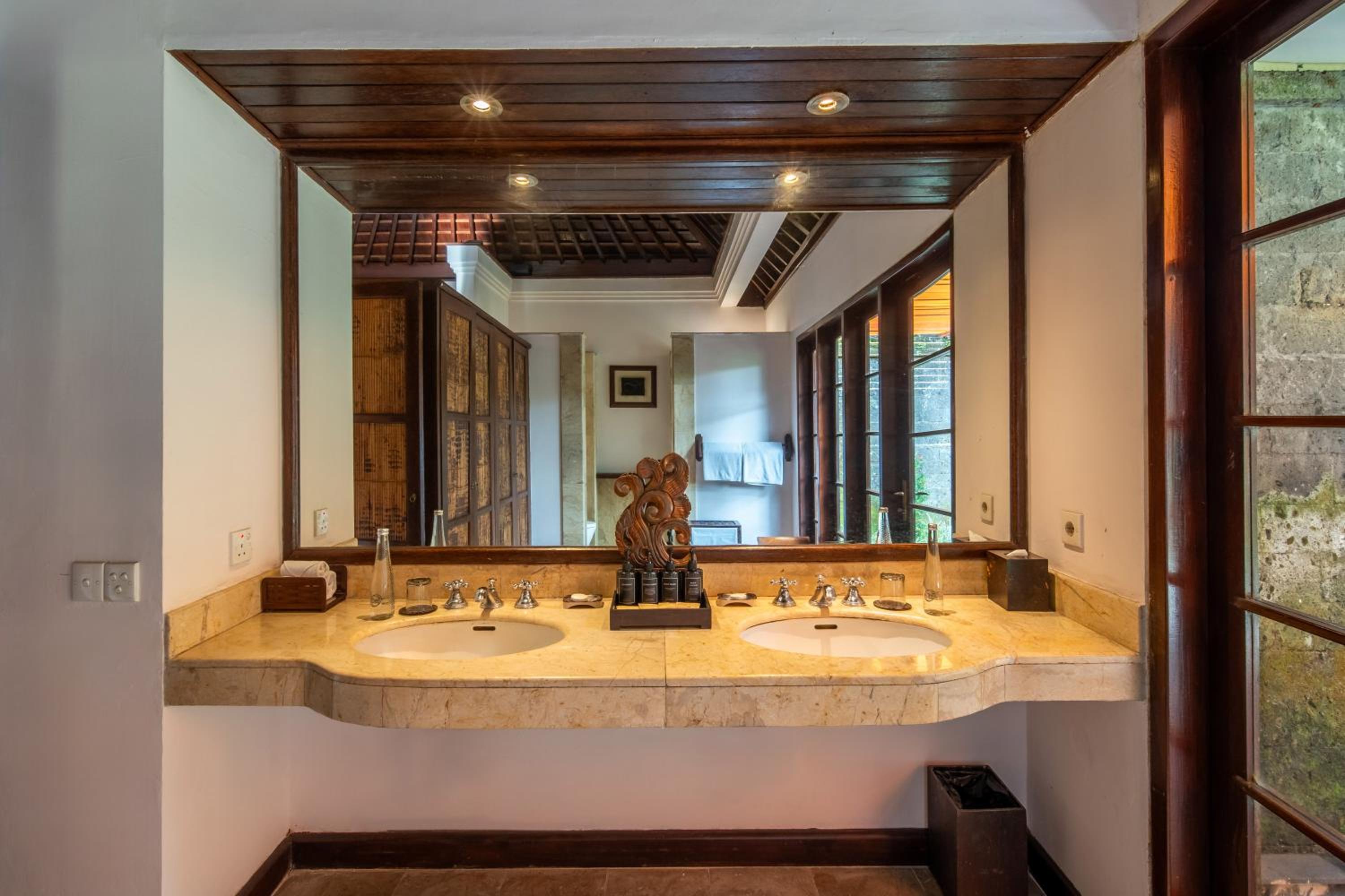 One-Bedroom Pool Villa with Valley View and Complimentary Daily Afternoon Tea thumbnail 5