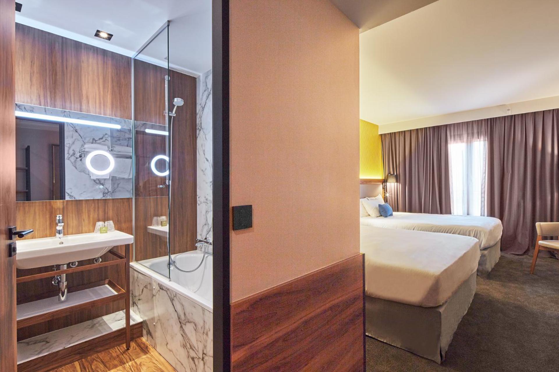 Premium Quadruple Room - Photo 5