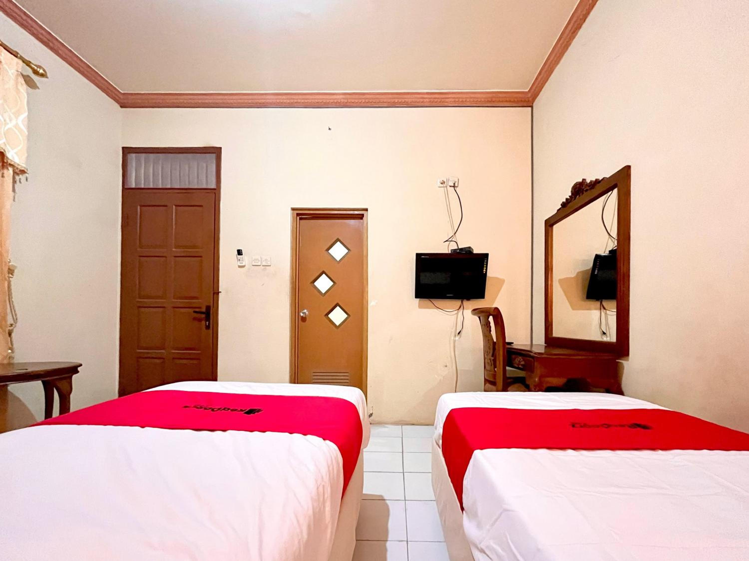 Standard Twin Room photo 2