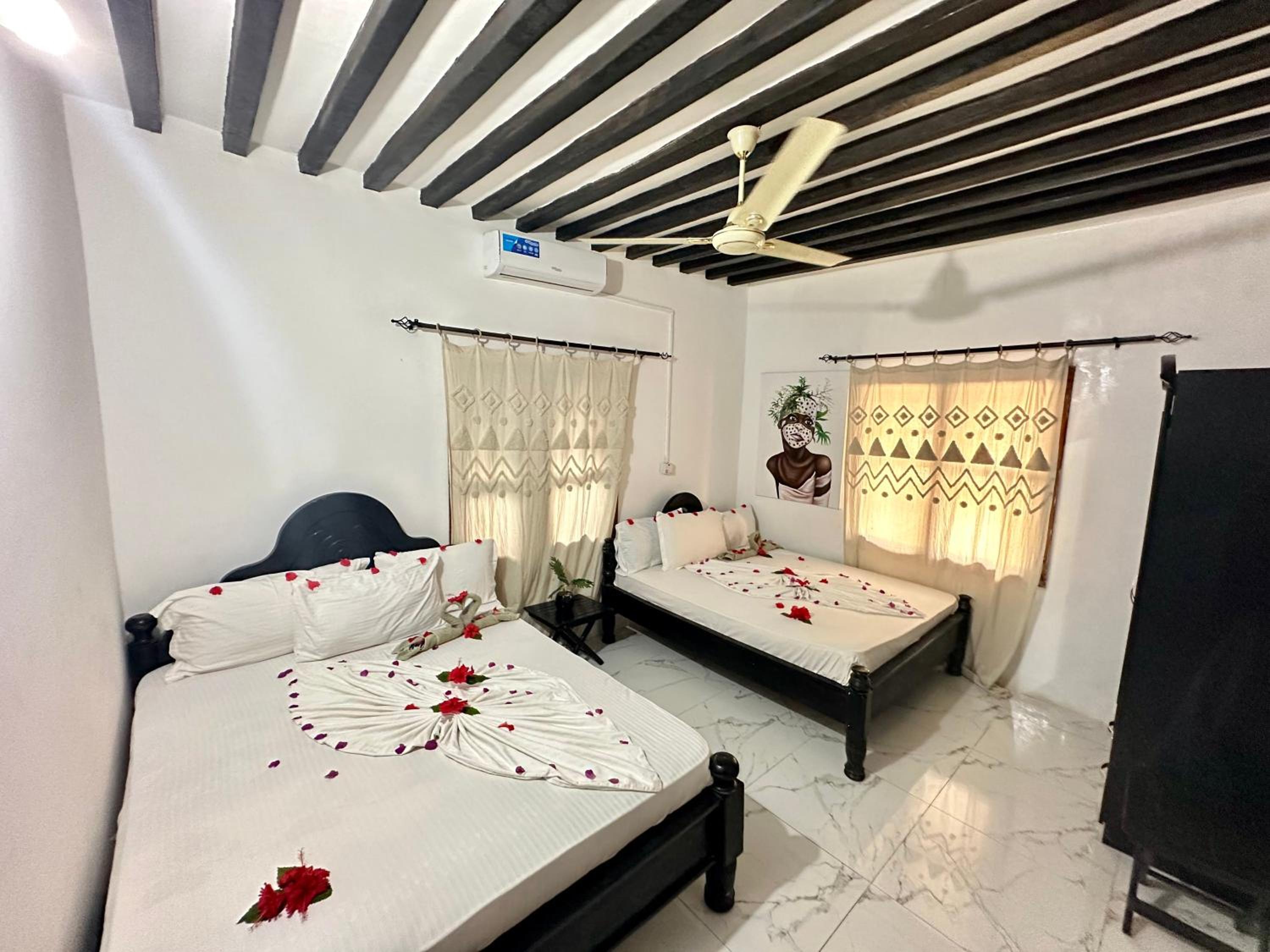Deluxe Family Room