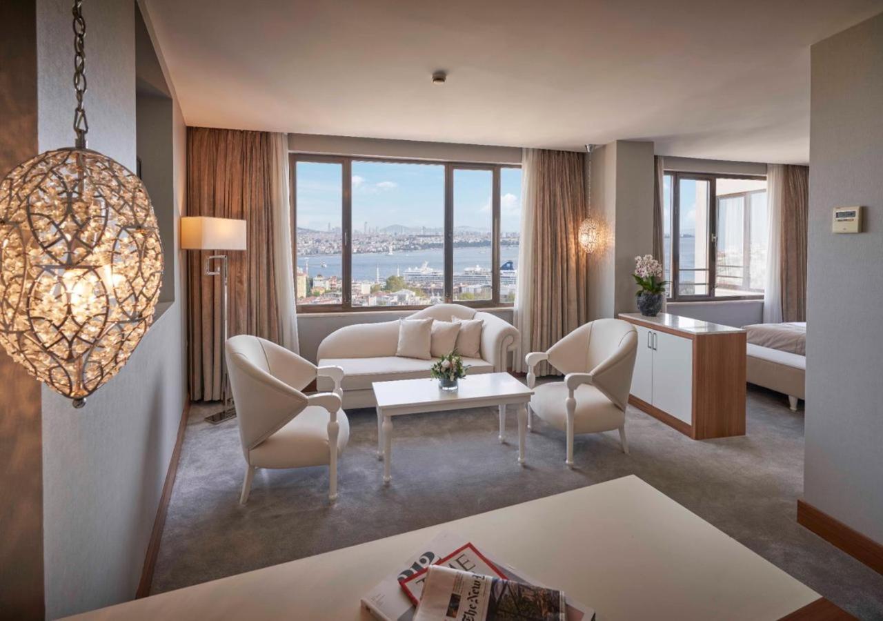 Senior Suite Bosphorus View photo 3
