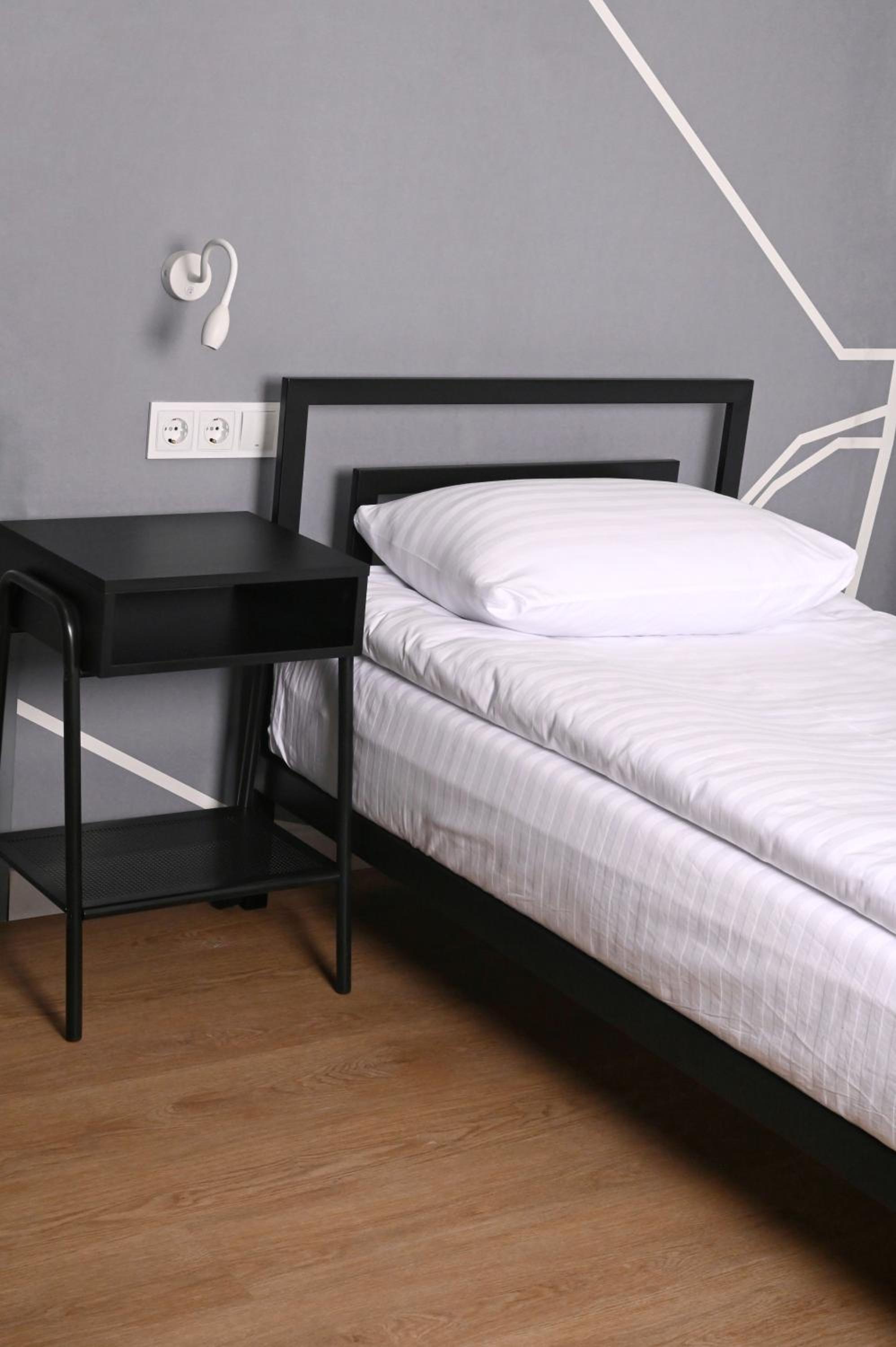 Double or Twin Room with Private Bathroom photo 3