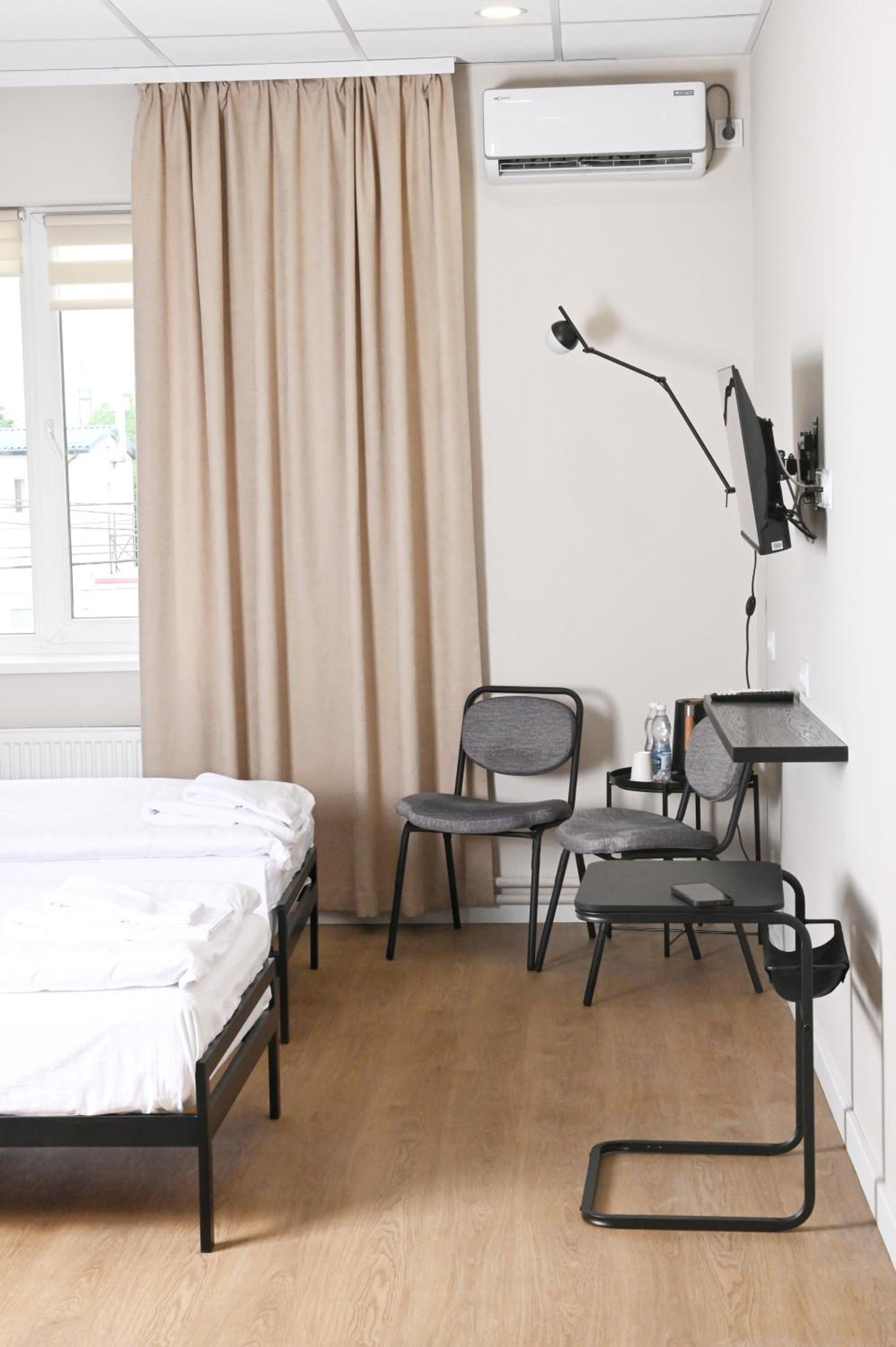 Double or Twin Room with Private Bathroom photo 2