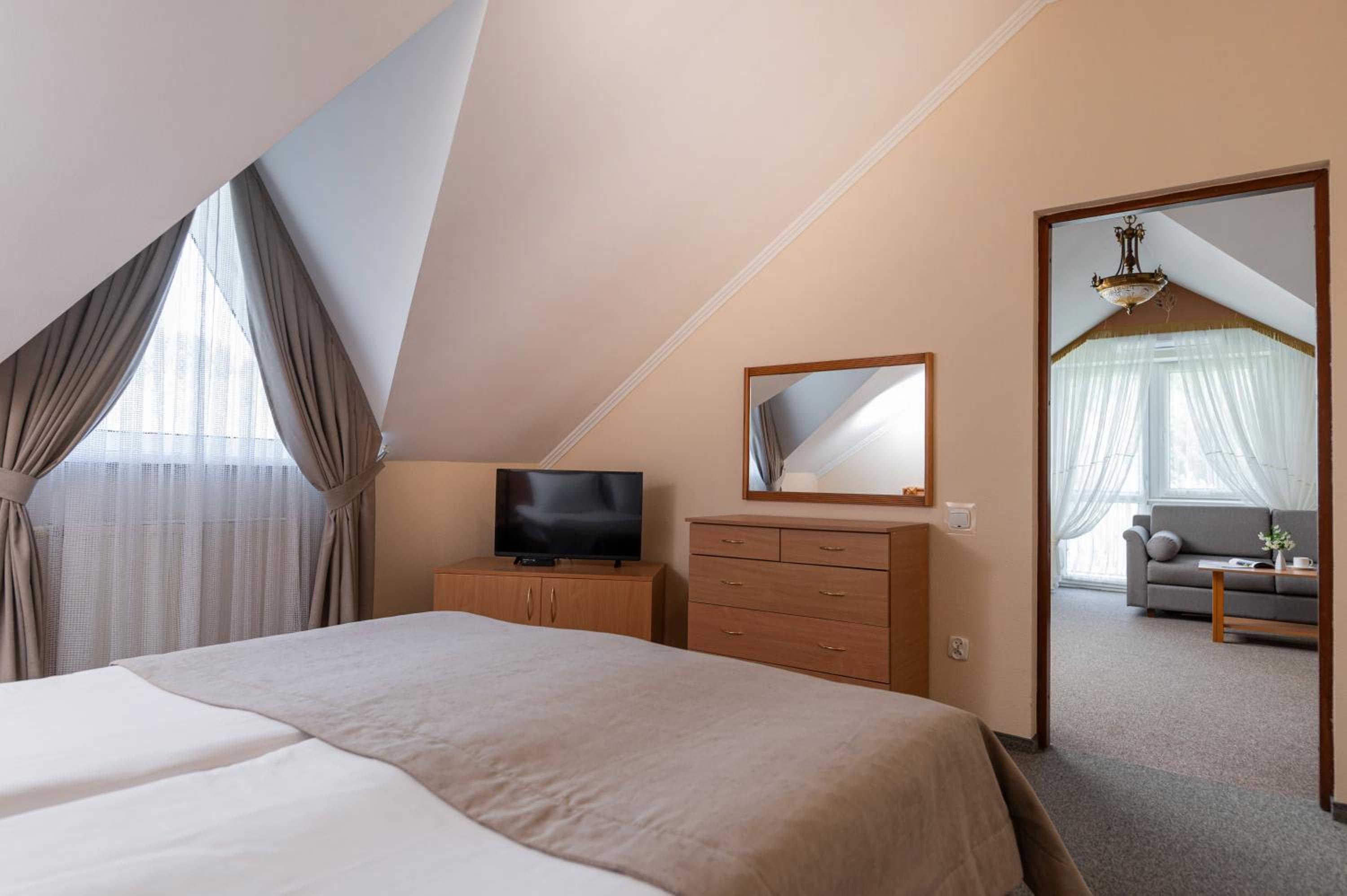 Suite - Attic photo 2