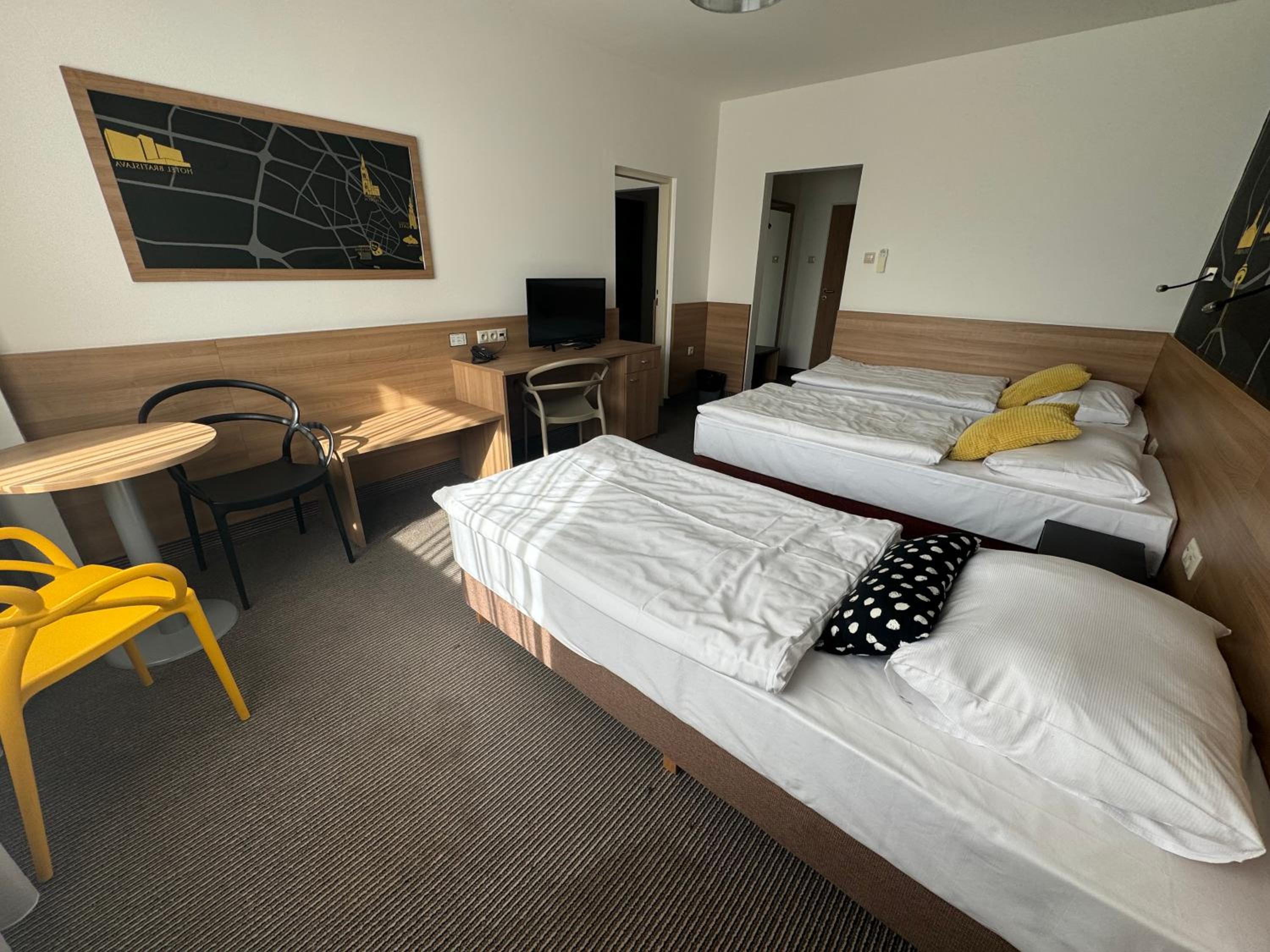 Standard Triple Room photo 2