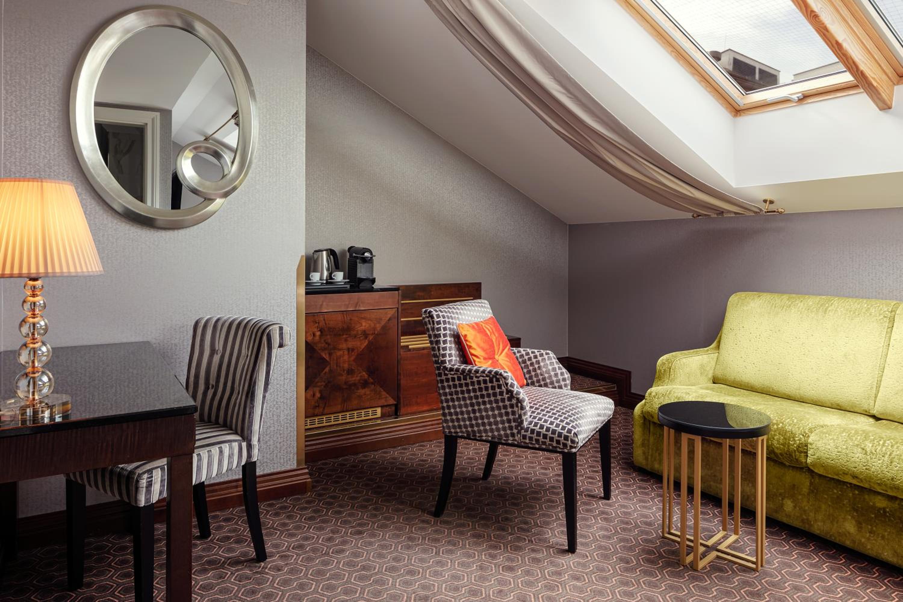 Junior Gin & Tonic Suite photo 2