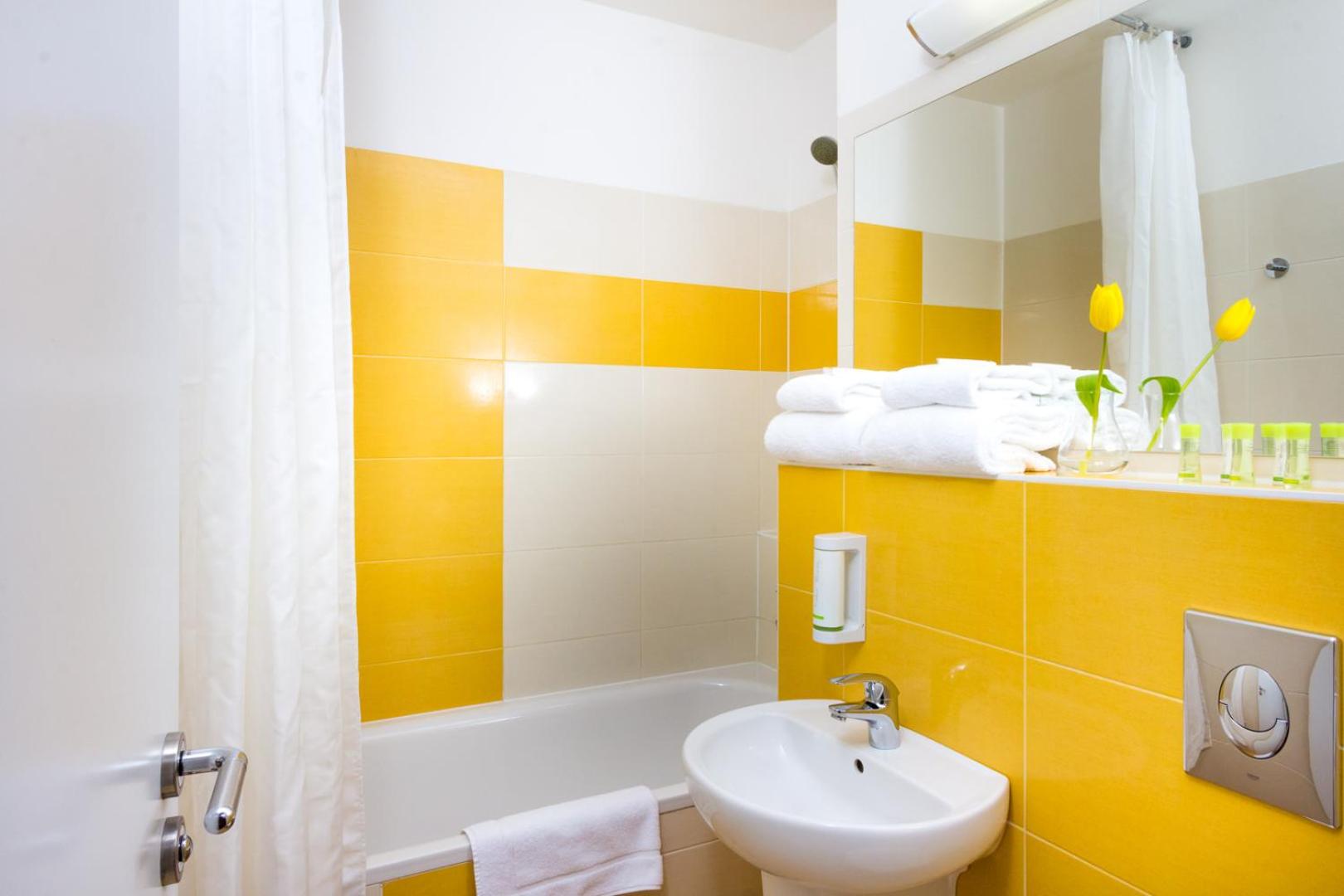 Standard Triple Room - Photo 2