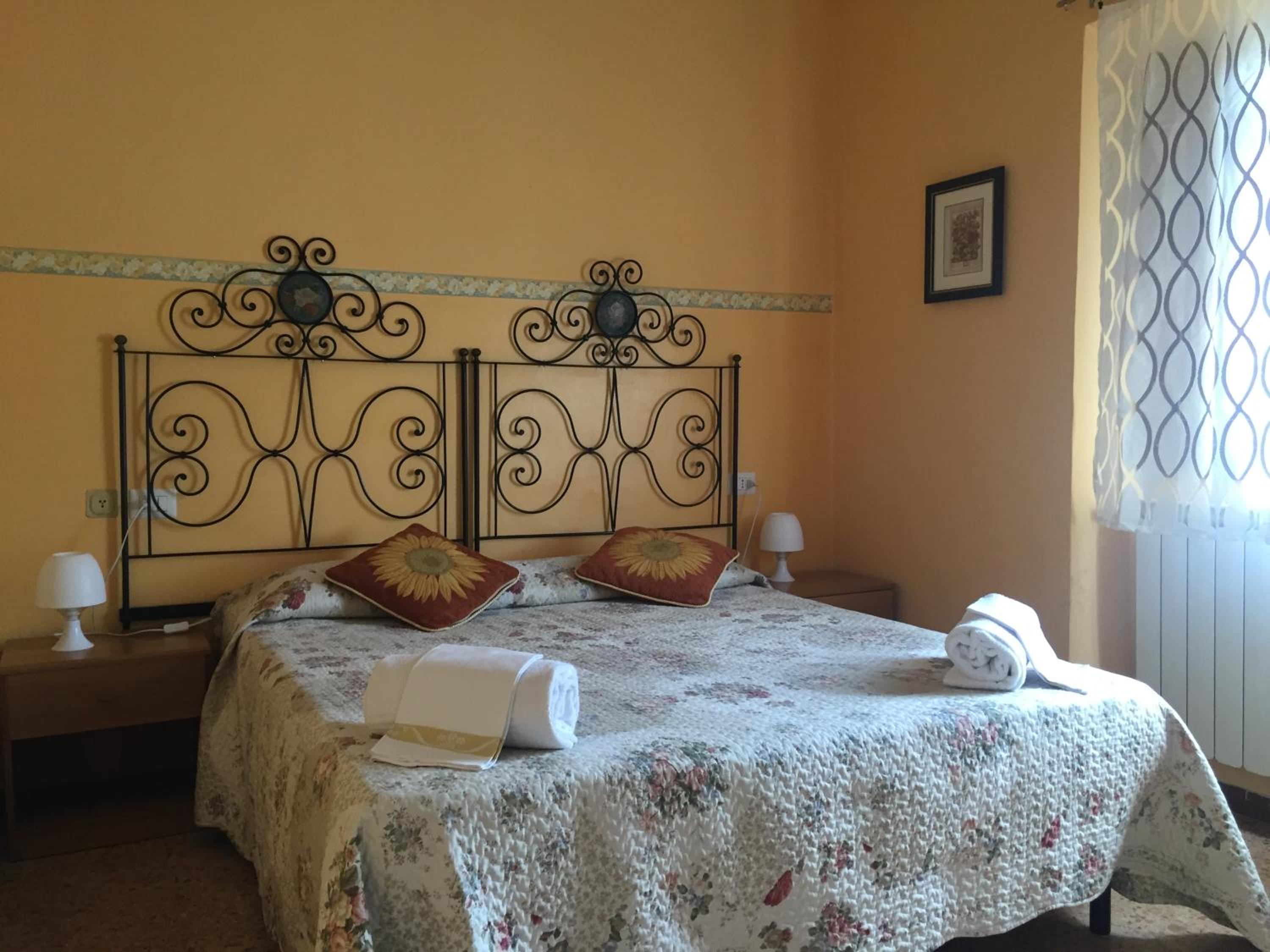 Double Room with Private Bathroom photo 1