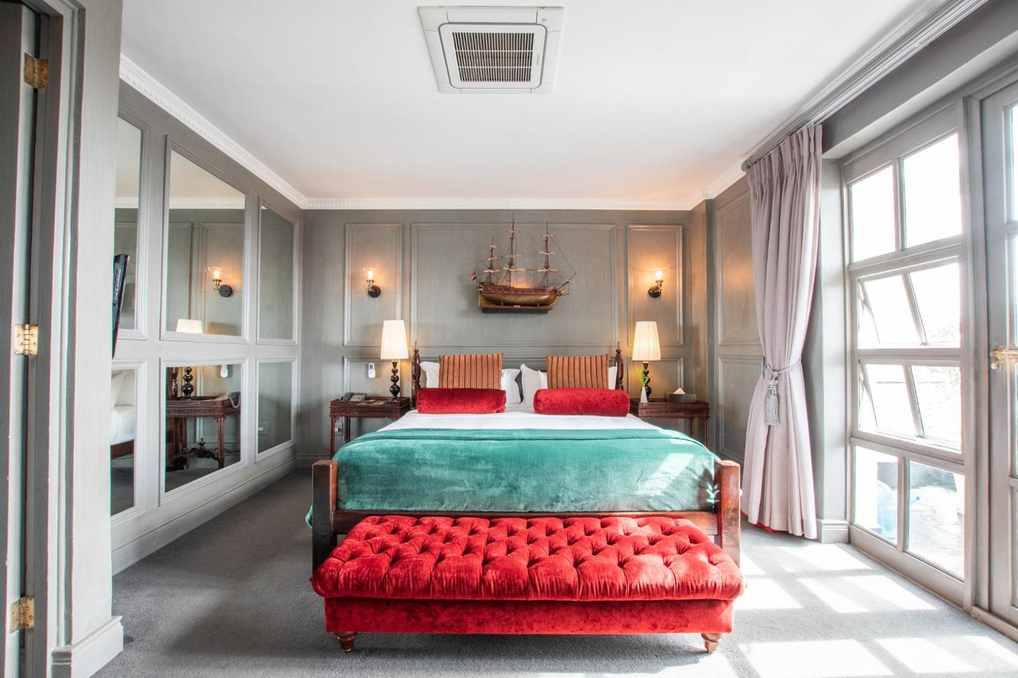 Three Bedroom Deluxe Apartment Top Floor