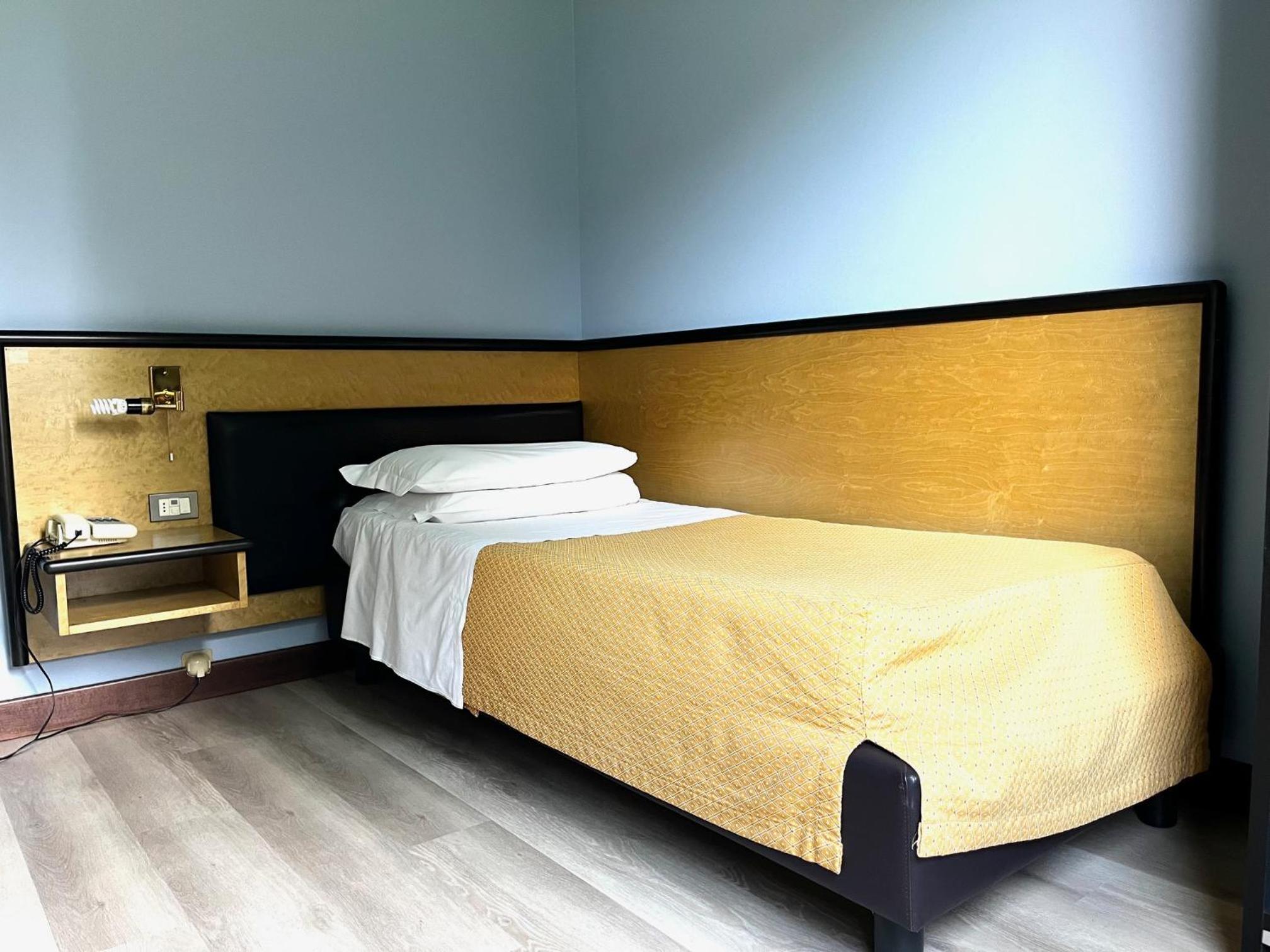 Single Room - Disability Access photo 1
