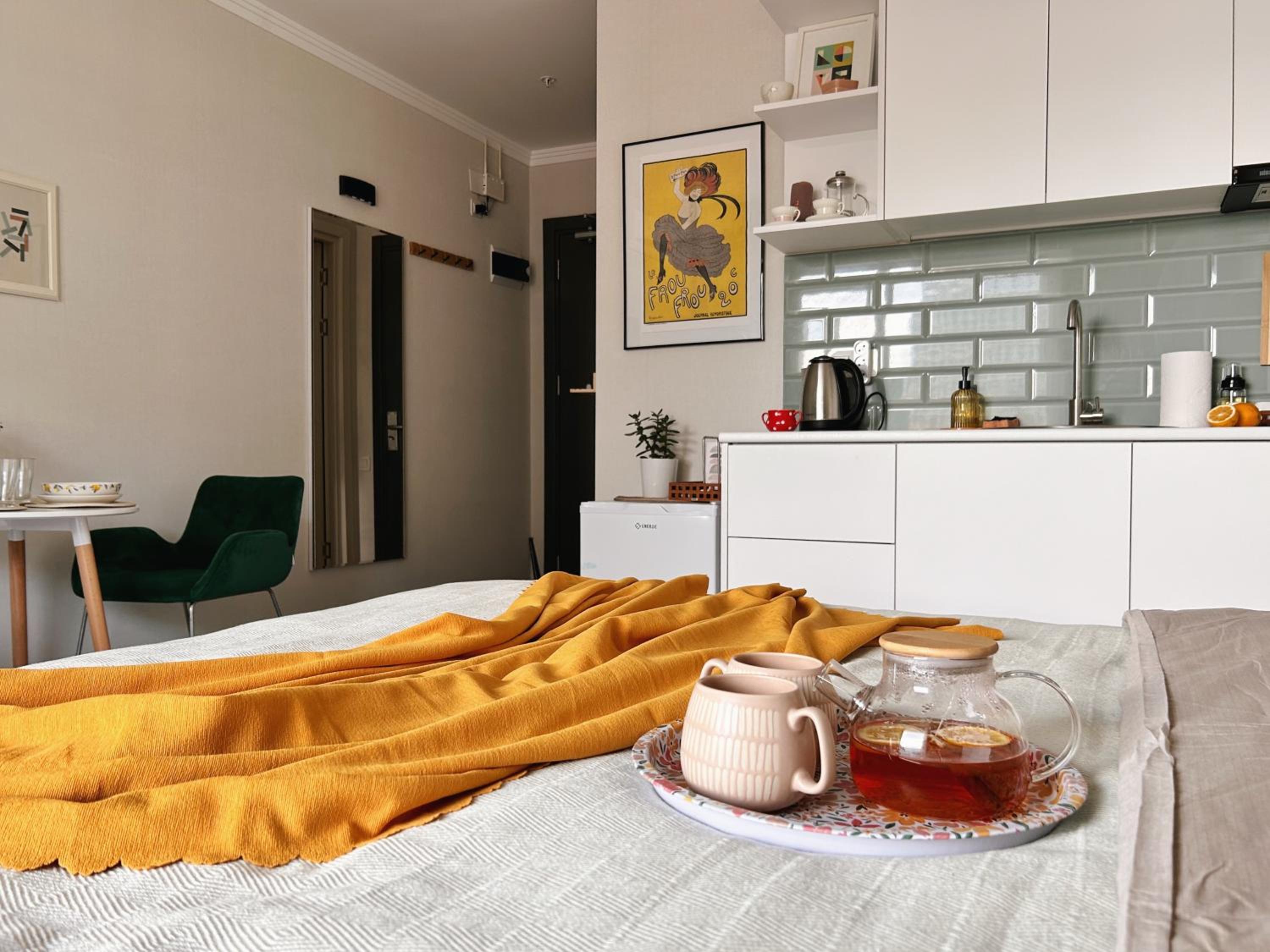 One-Bedroom Apartment photo 1