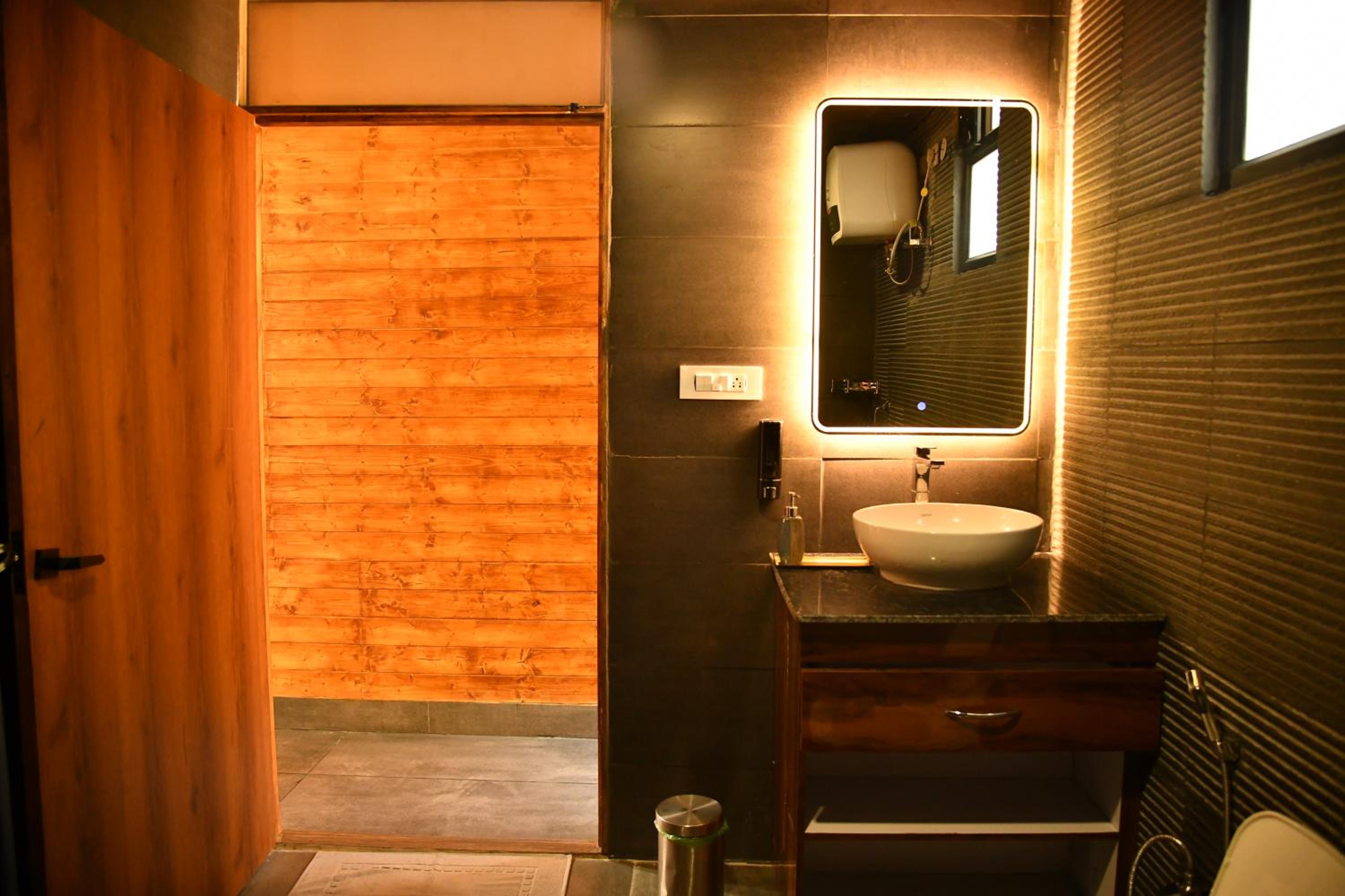 Executive Suite photo 2