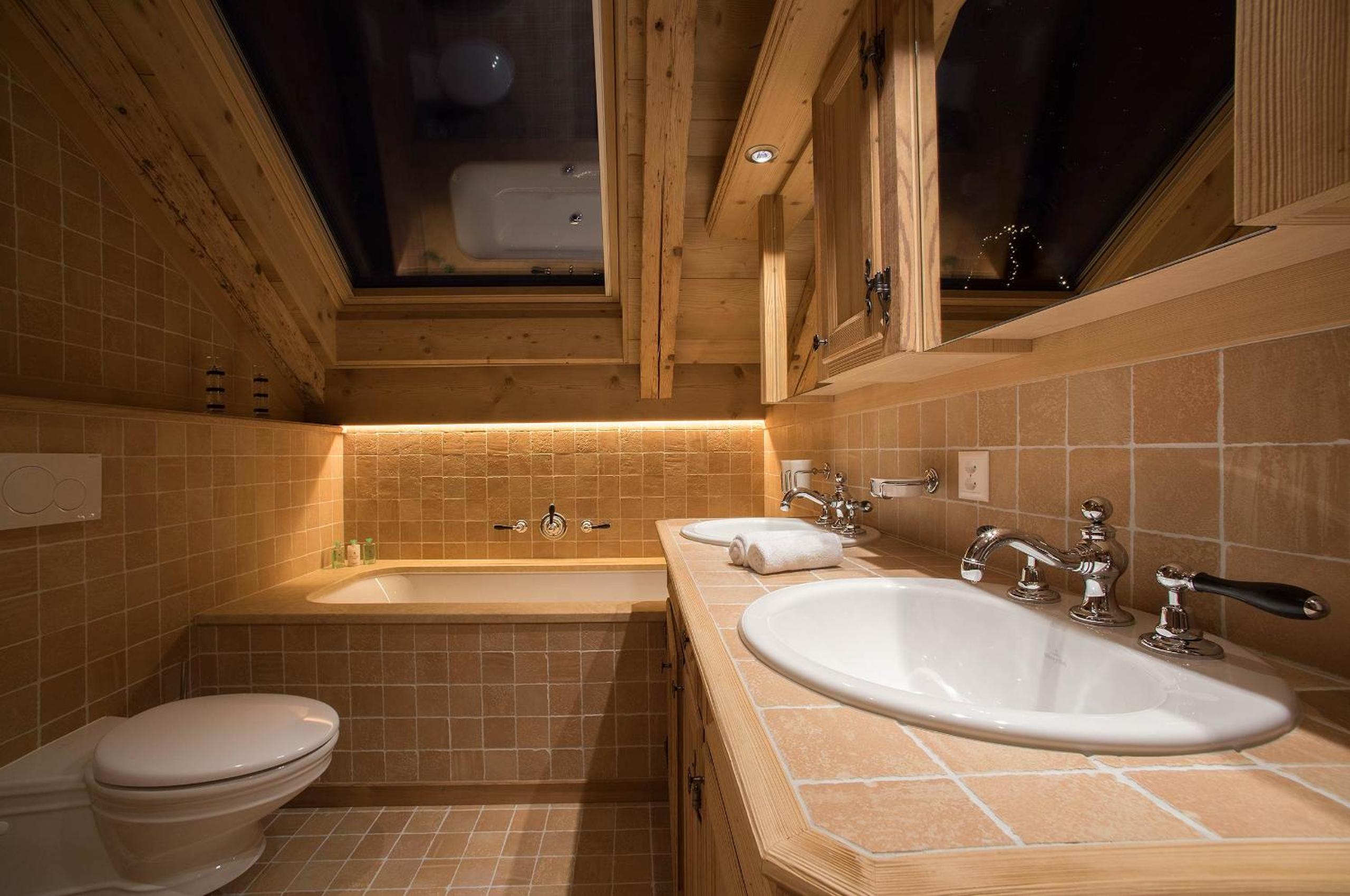 Suite 15 - Photo 5