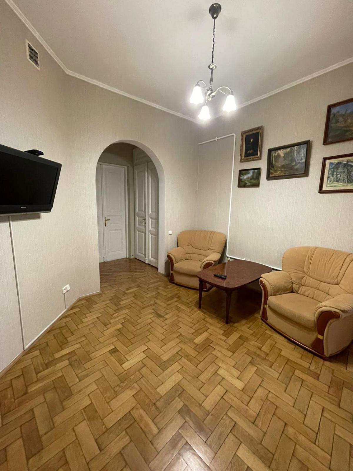 Apartment photo 2