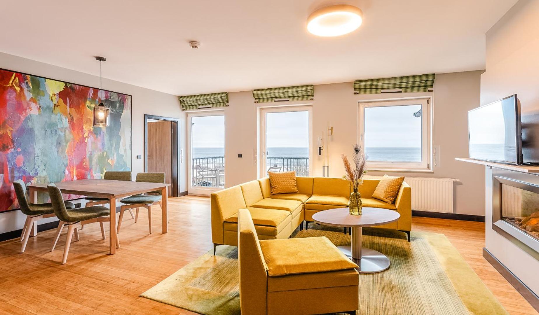 Two-Bedroom Apartment with Sea View thumbnail 5