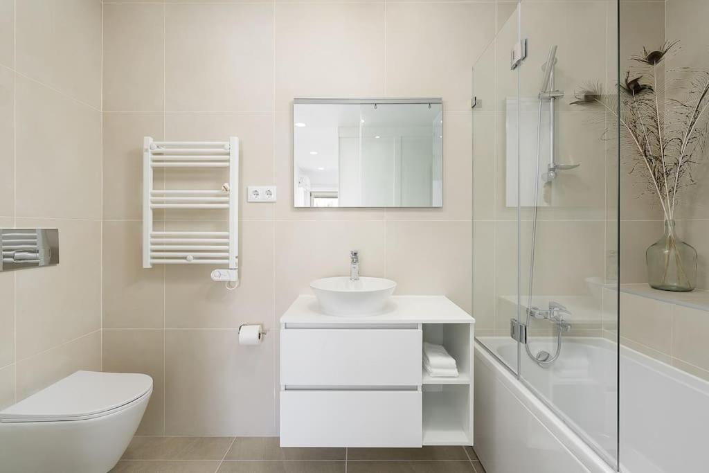 Two-Bedroom Apartment with Terrace photo 2