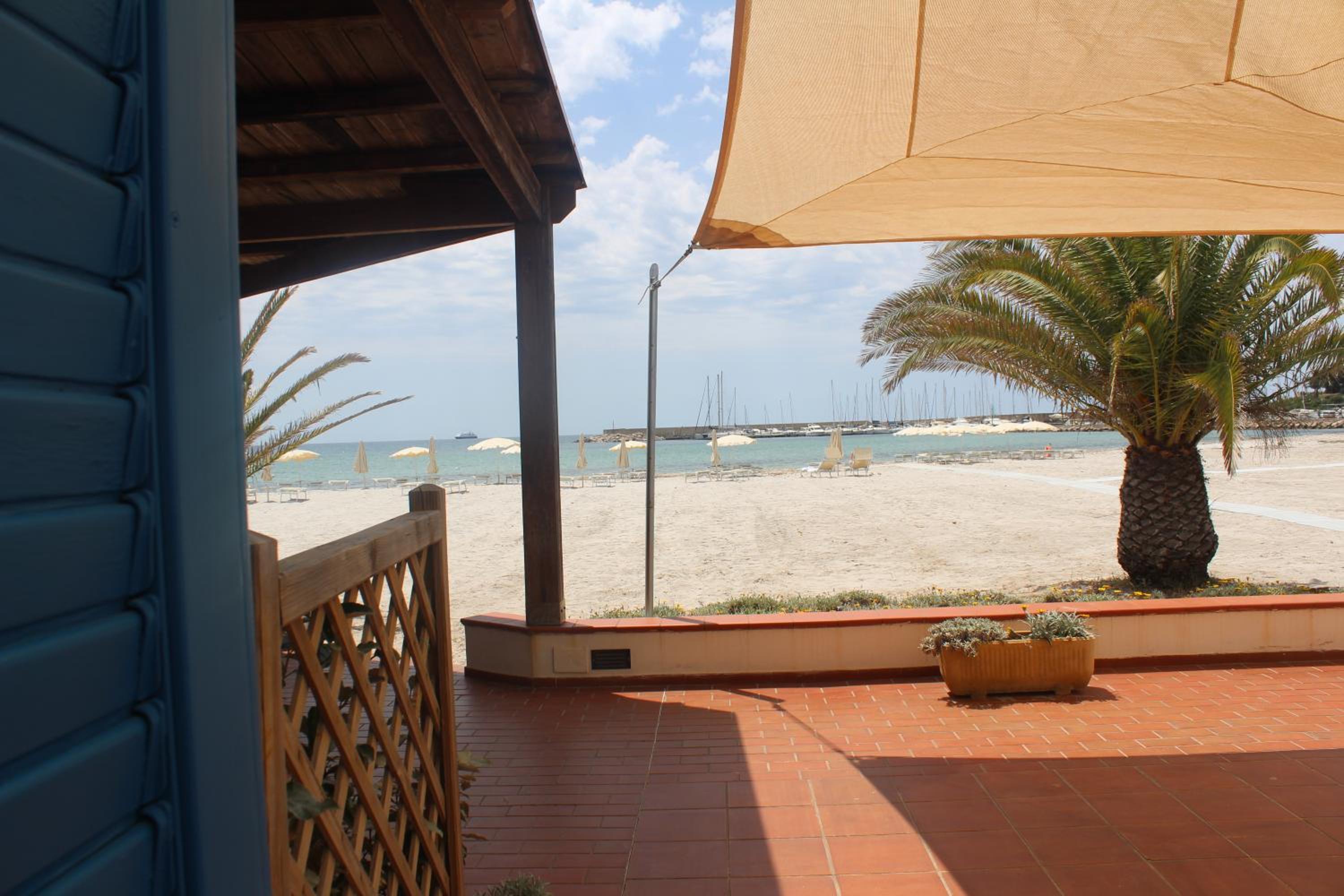 Triple Room with Sea View - Photo 4