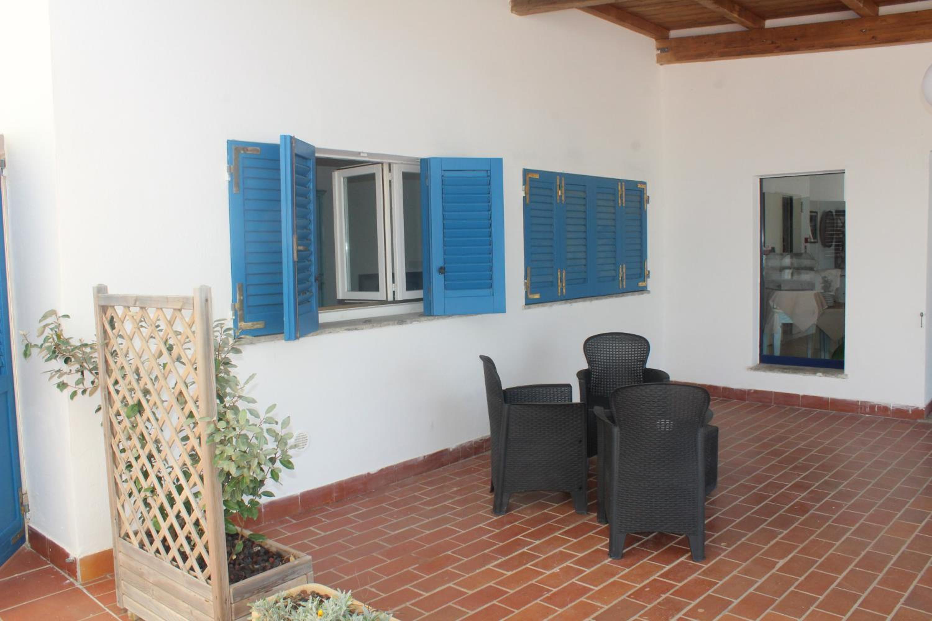 Triple Room with Sea View - Photo 5