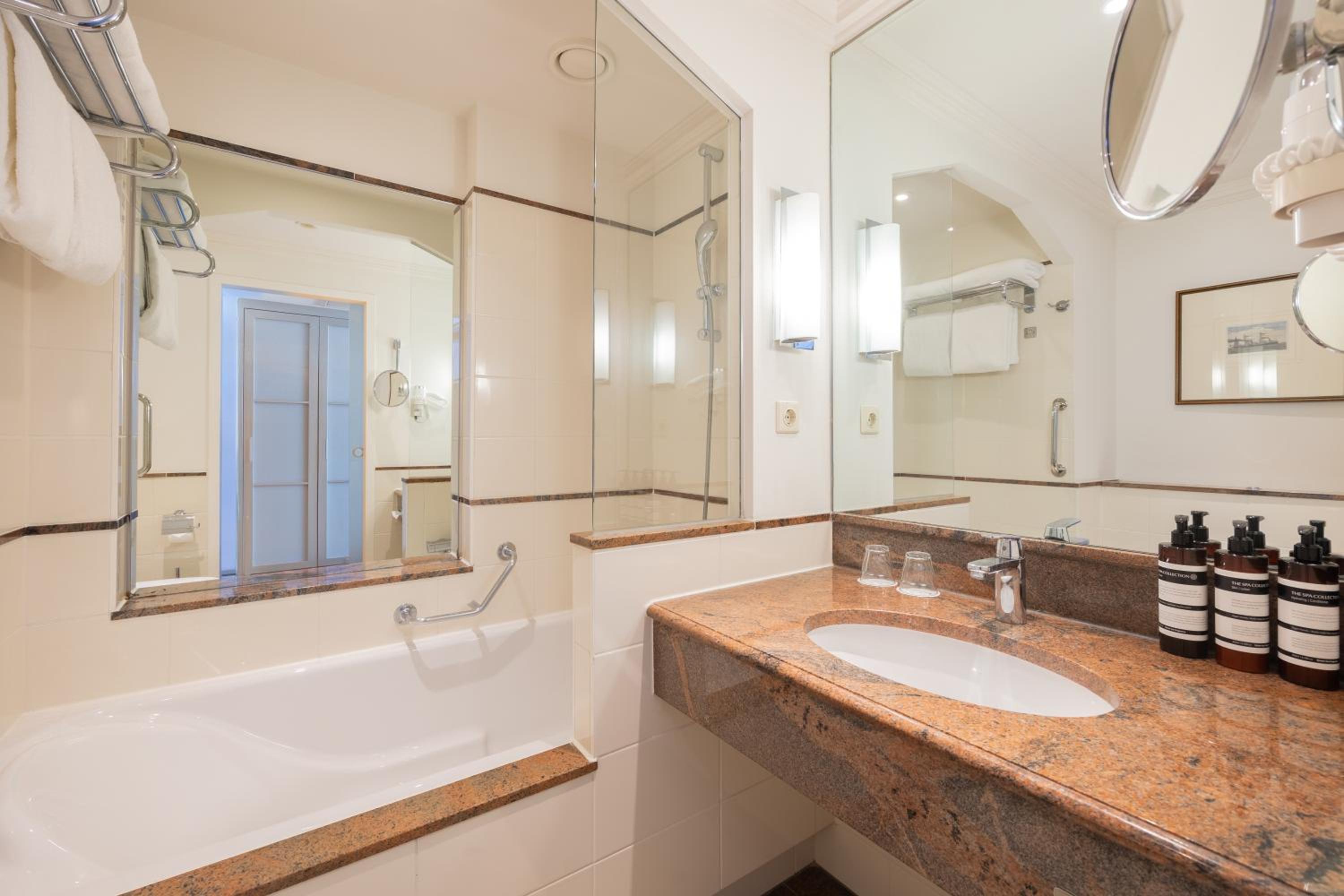 Superior Double Room - Photo 2