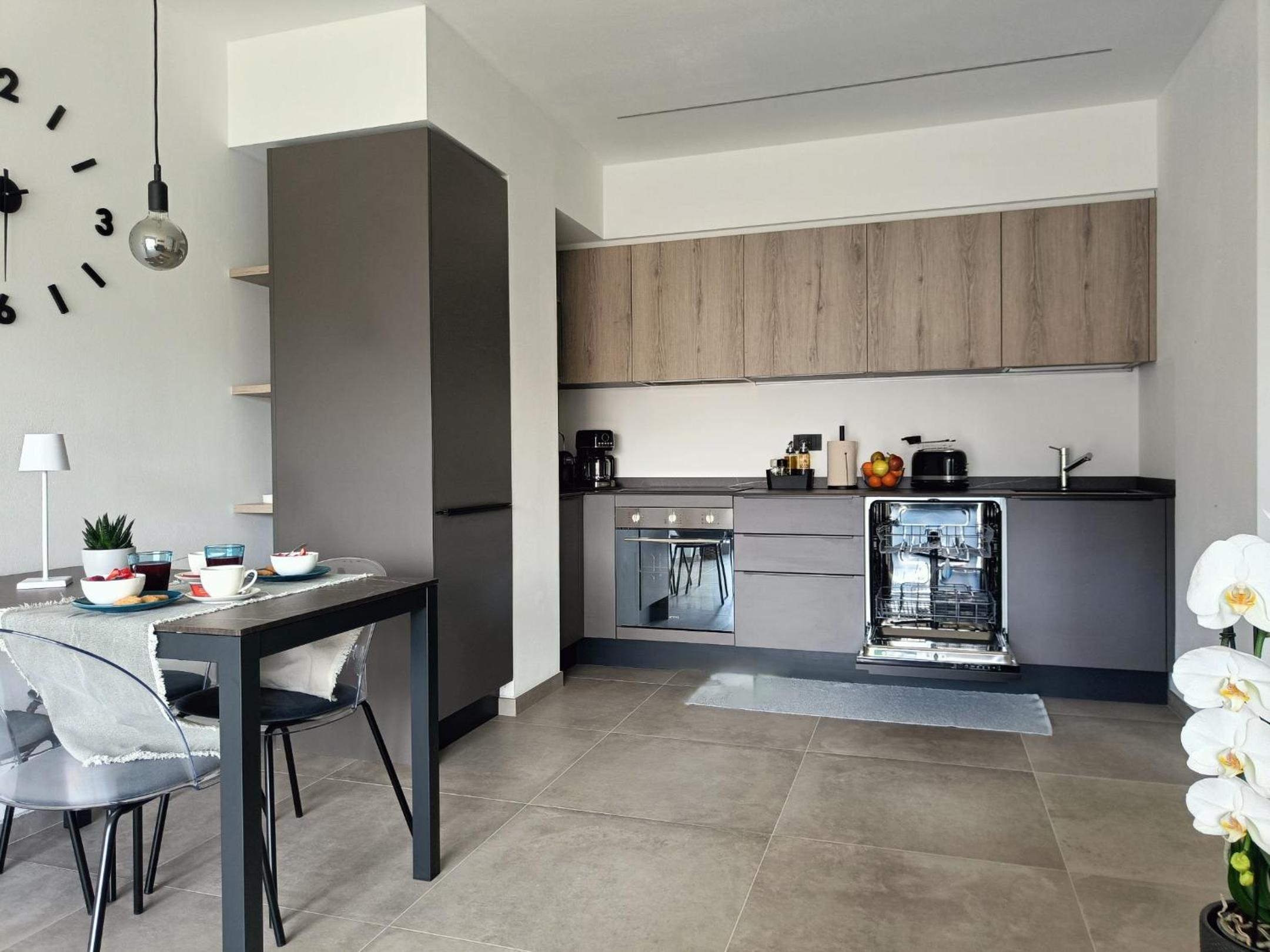 One-Bedroom Apartment with Terrace photo 3